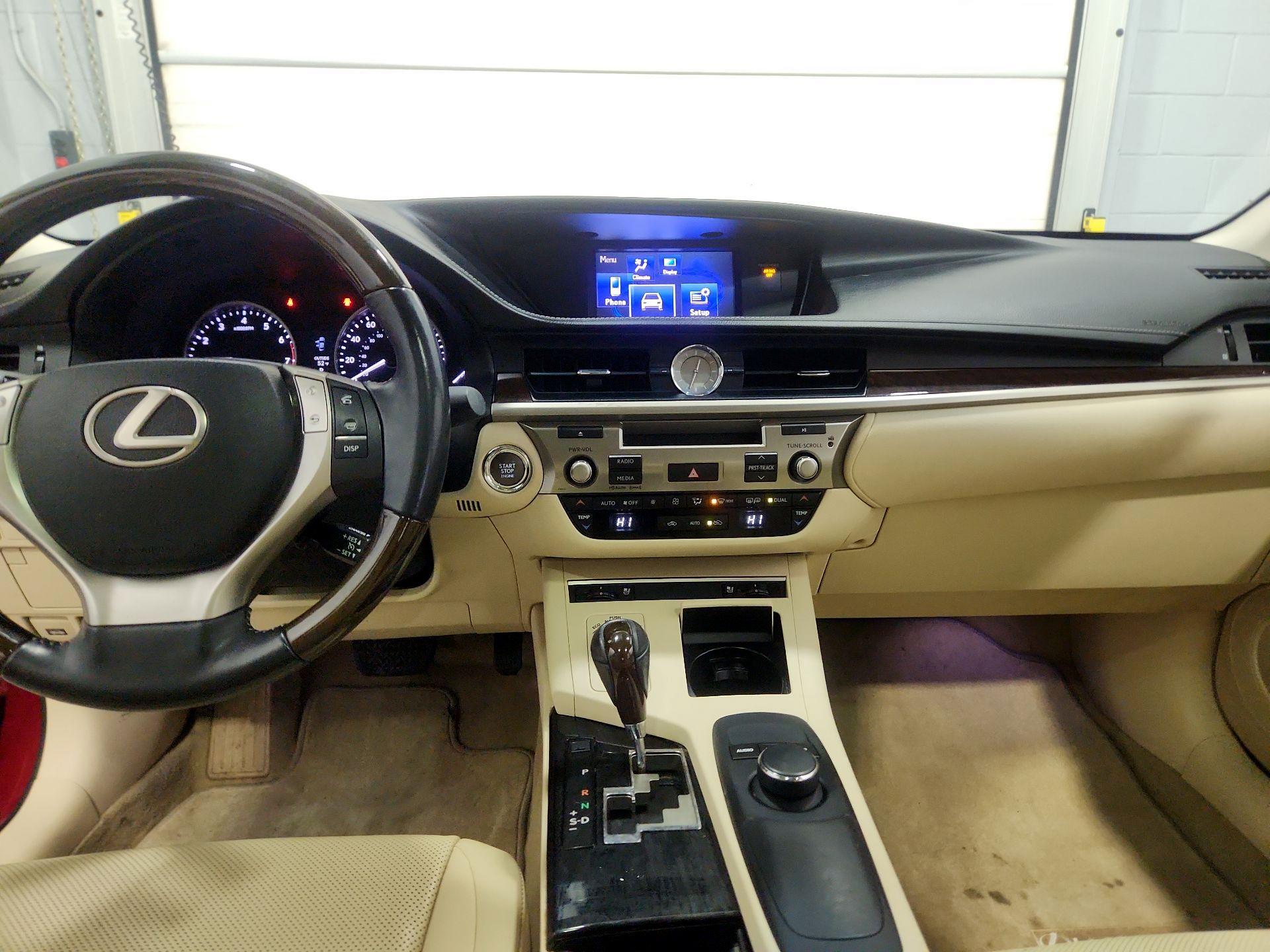 Thumbnail: 2014 Lexus ES - 9