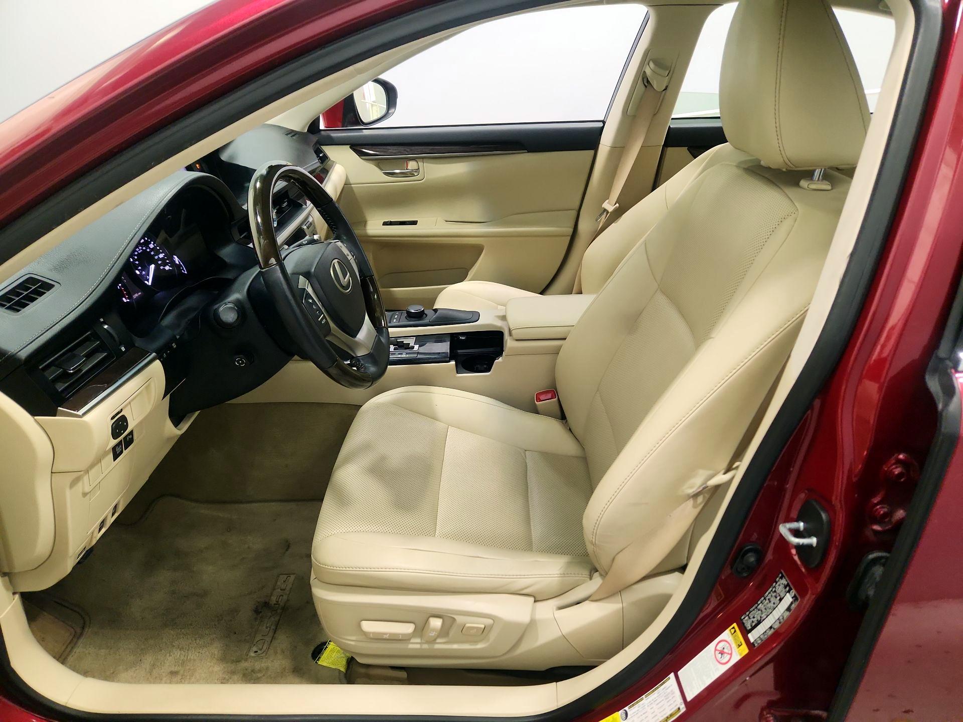 Thumbnail: 2014 Lexus ES - 11