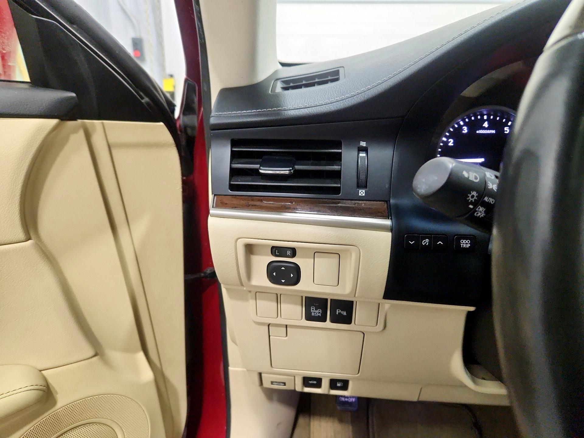 Thumbnail: 2014 Lexus ES - 13