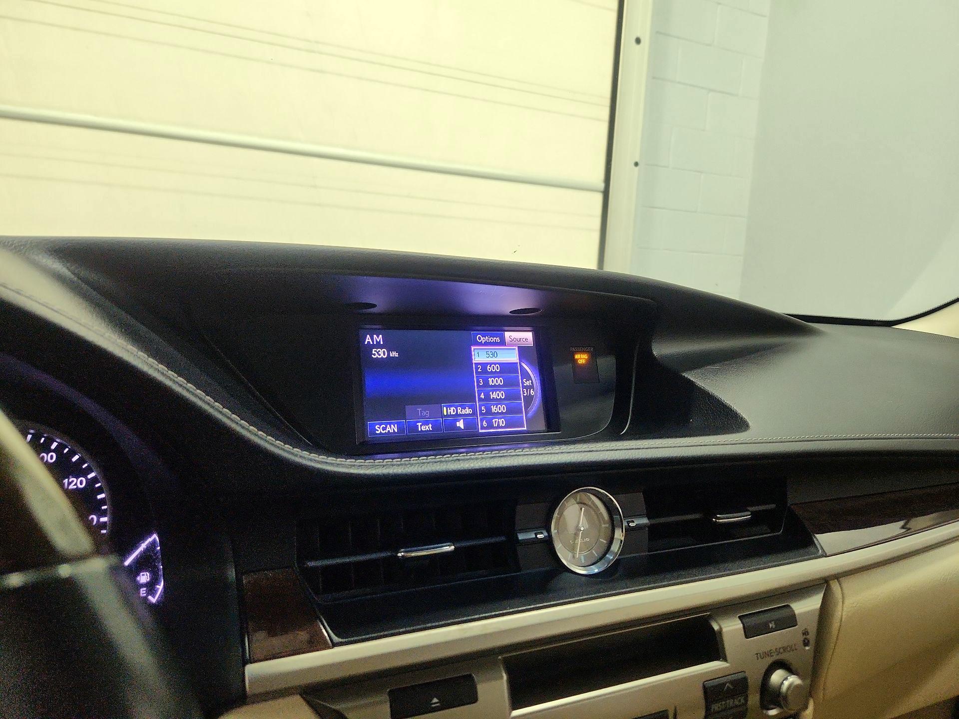 Thumbnail: 2014 Lexus ES - 15