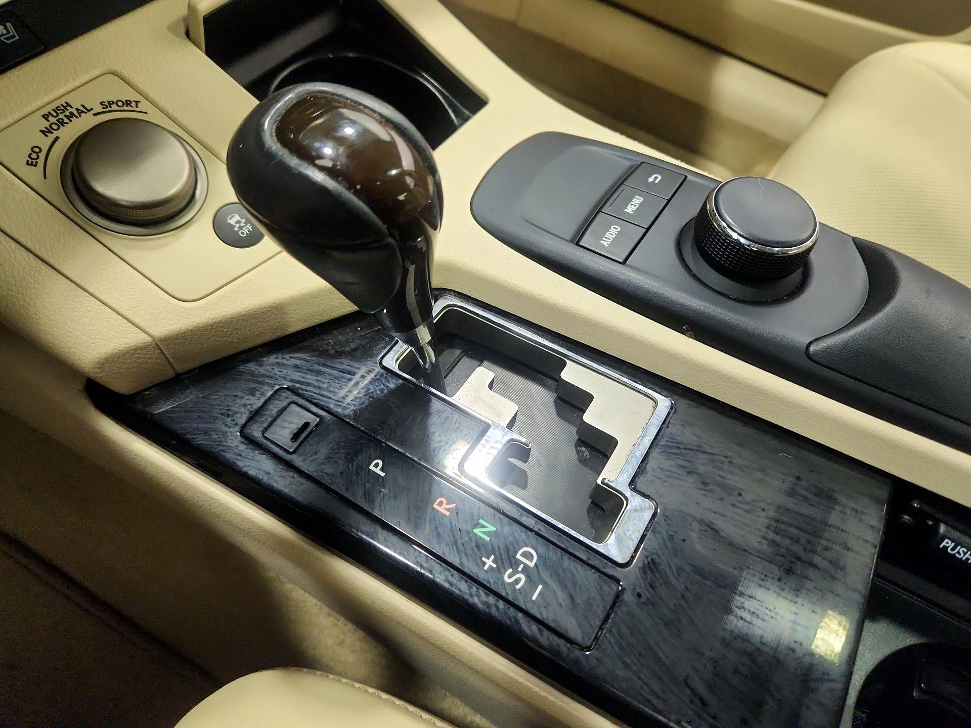 Thumbnail: 2014 Lexus ES - 17