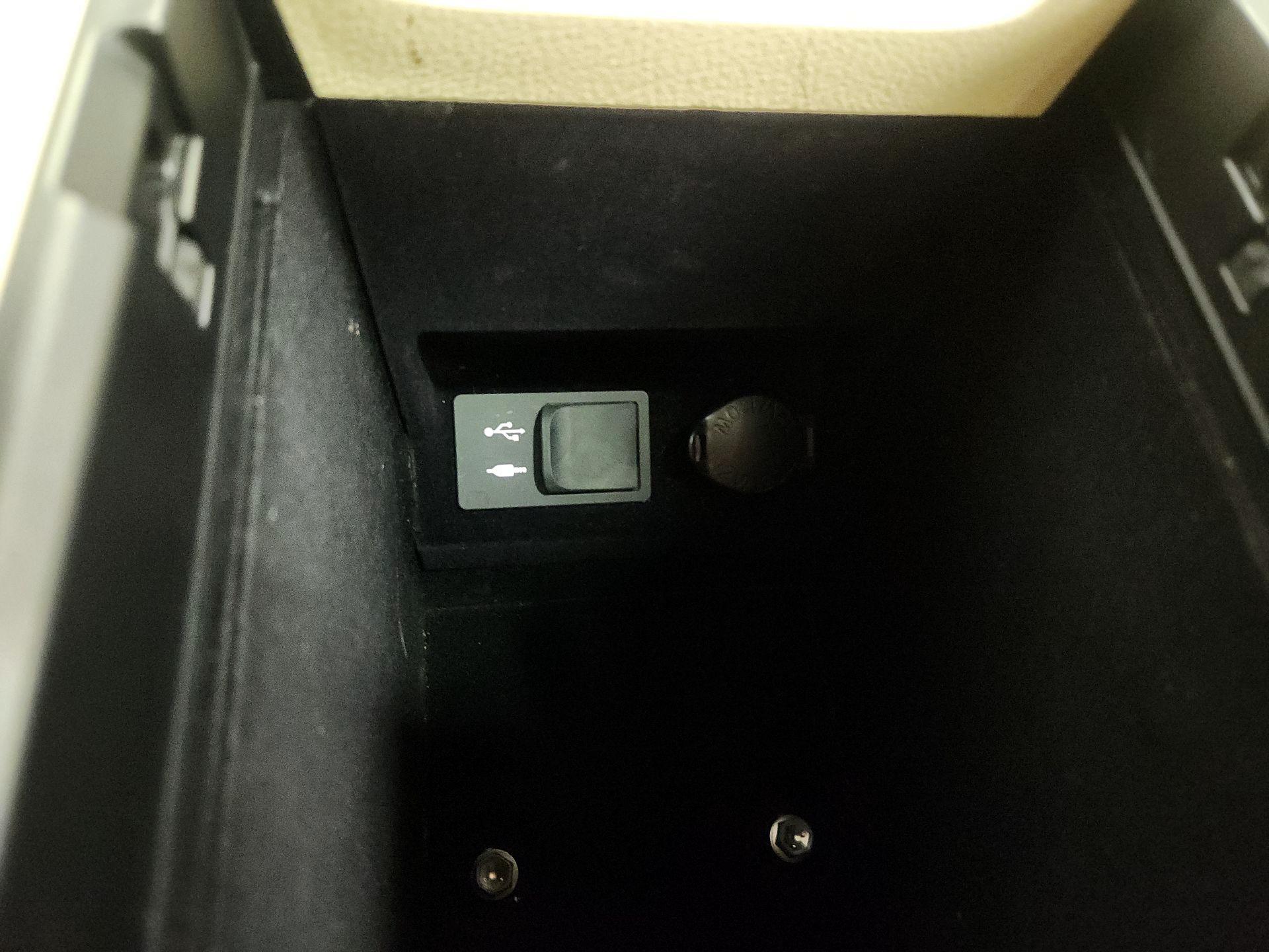 Thumbnail: 2014 Lexus ES - 18