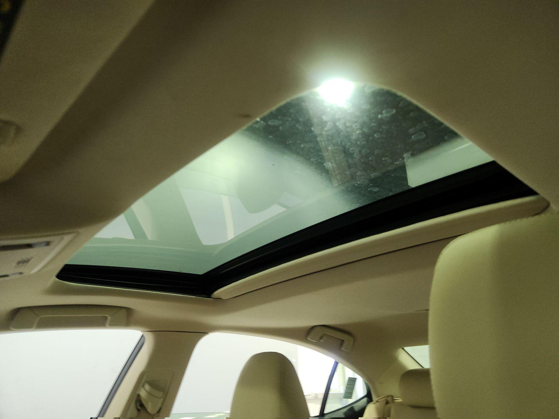 Thumbnail: 2014 Lexus ES - 19