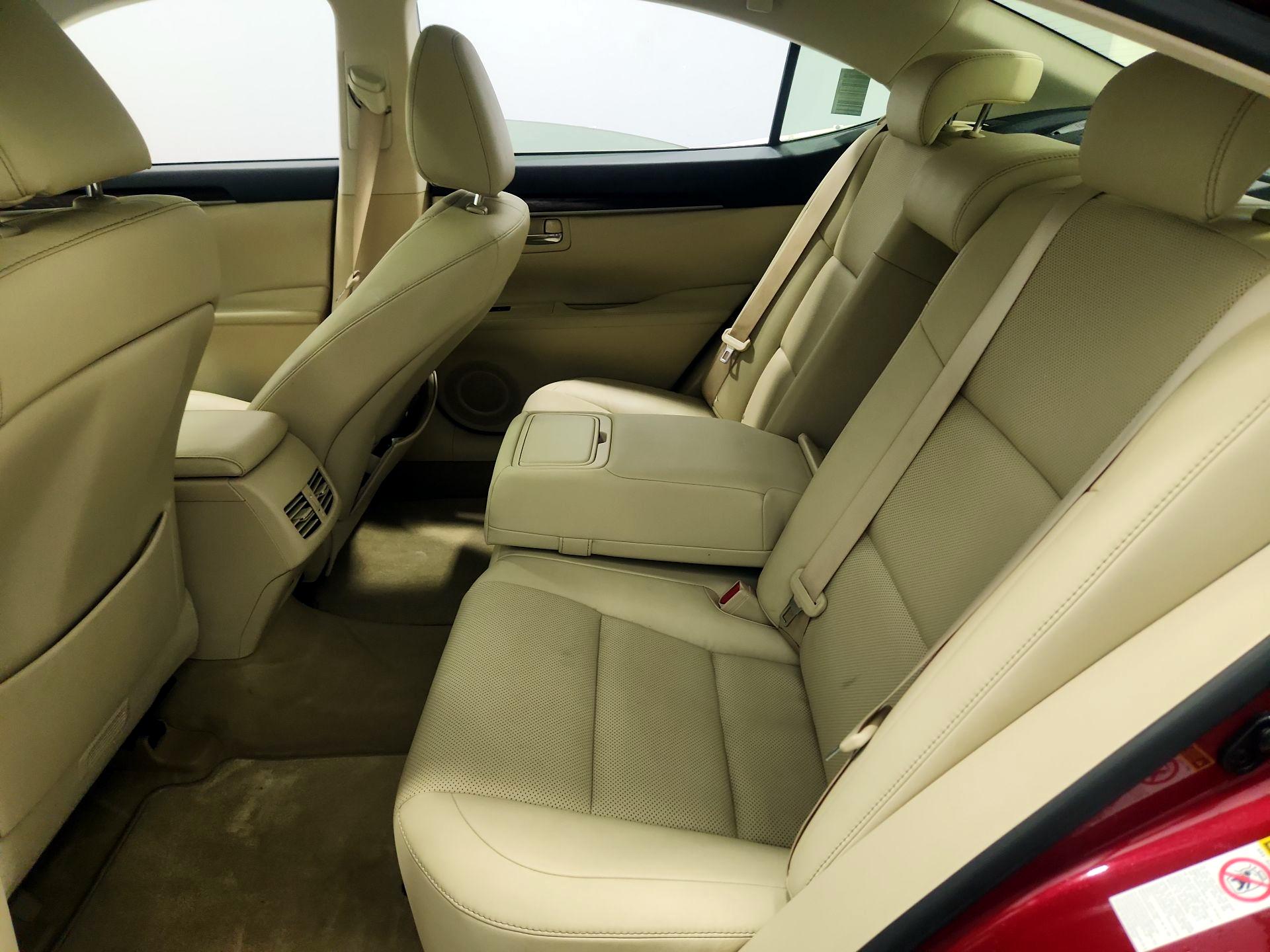 Thumbnail: 2014 Lexus ES - 20