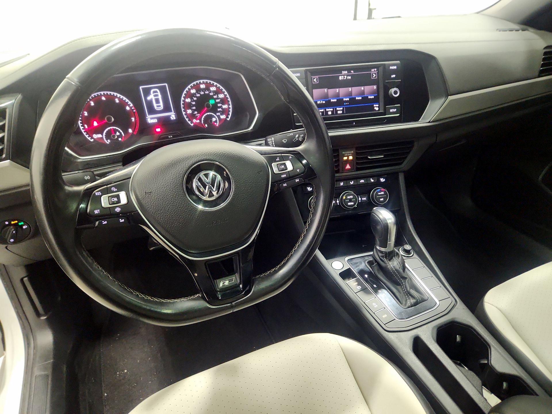 Thumbnail: 2019 Volkswagen Jetta - 9