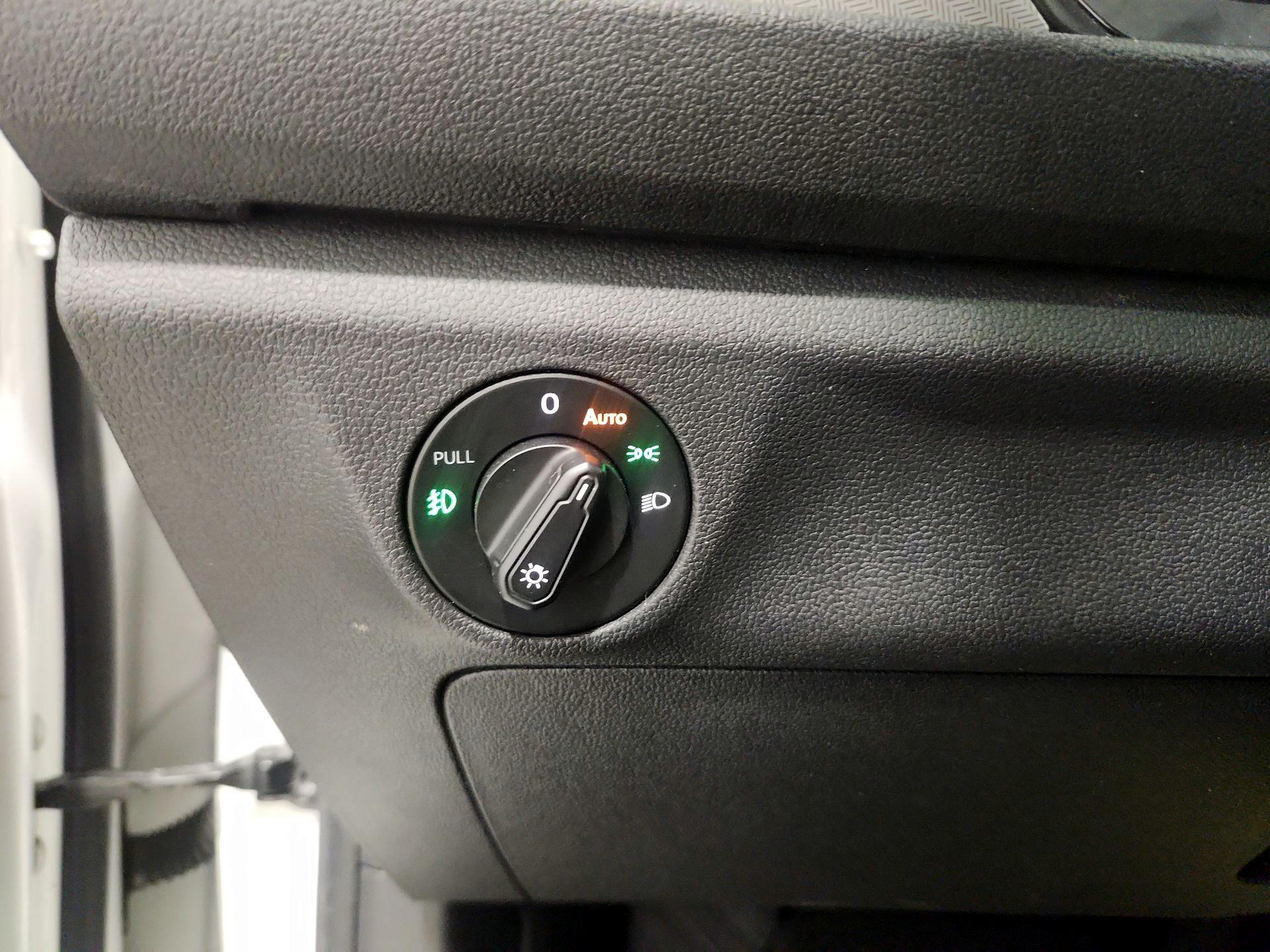 Thumbnail: 2019 Volkswagen Jetta - 13