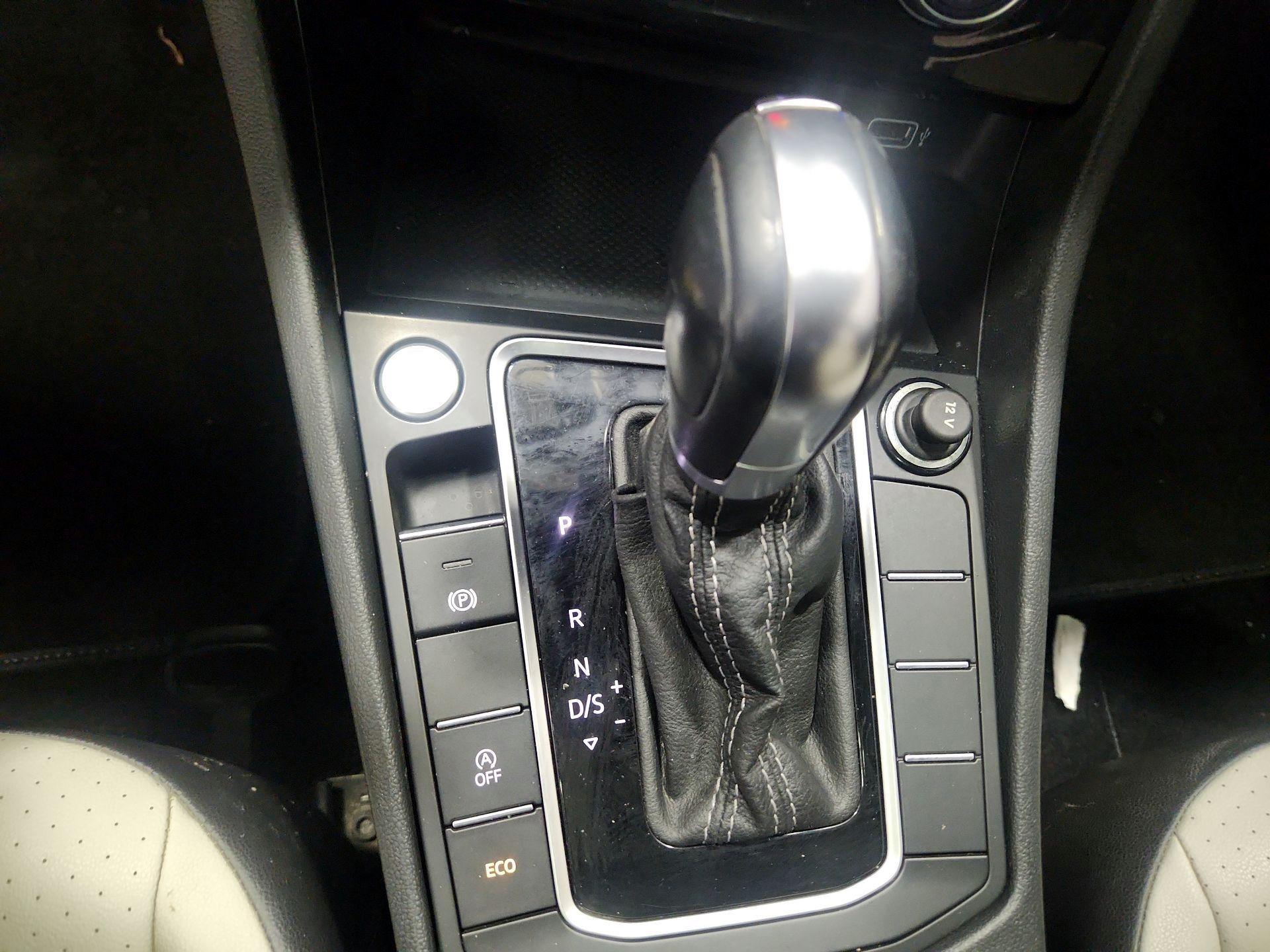 Thumbnail: 2019 Volkswagen Jetta - 17