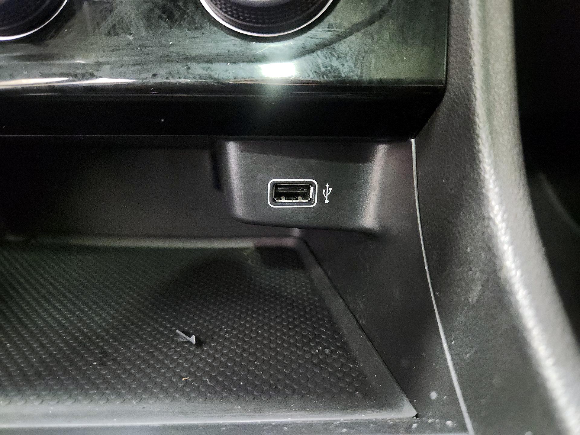 Thumbnail: 2019 Volkswagen Jetta - 18