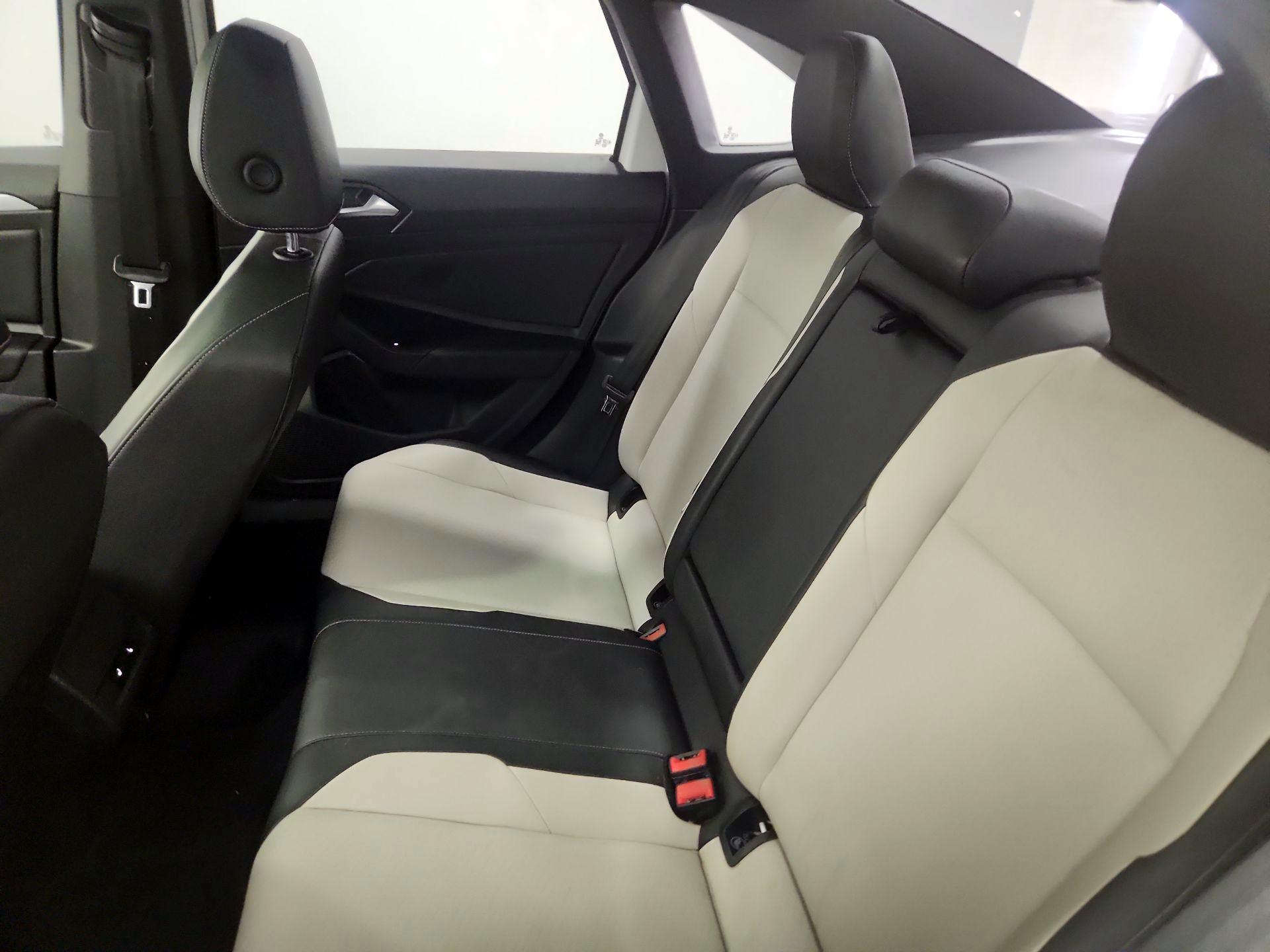 Thumbnail: 2019 Volkswagen Jetta - 20