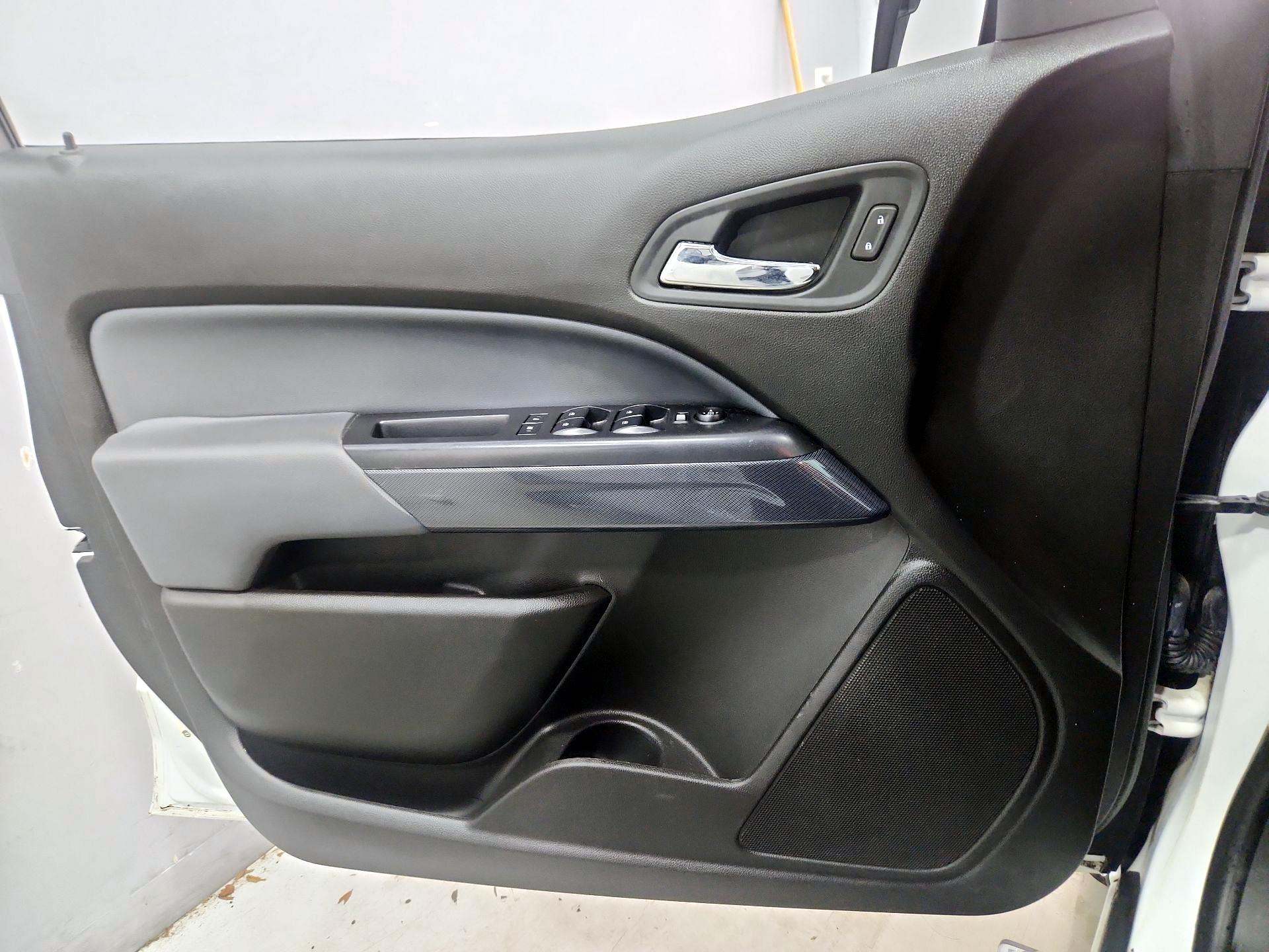 Thumbnail: 2016 Chevrolet Colorado - 12