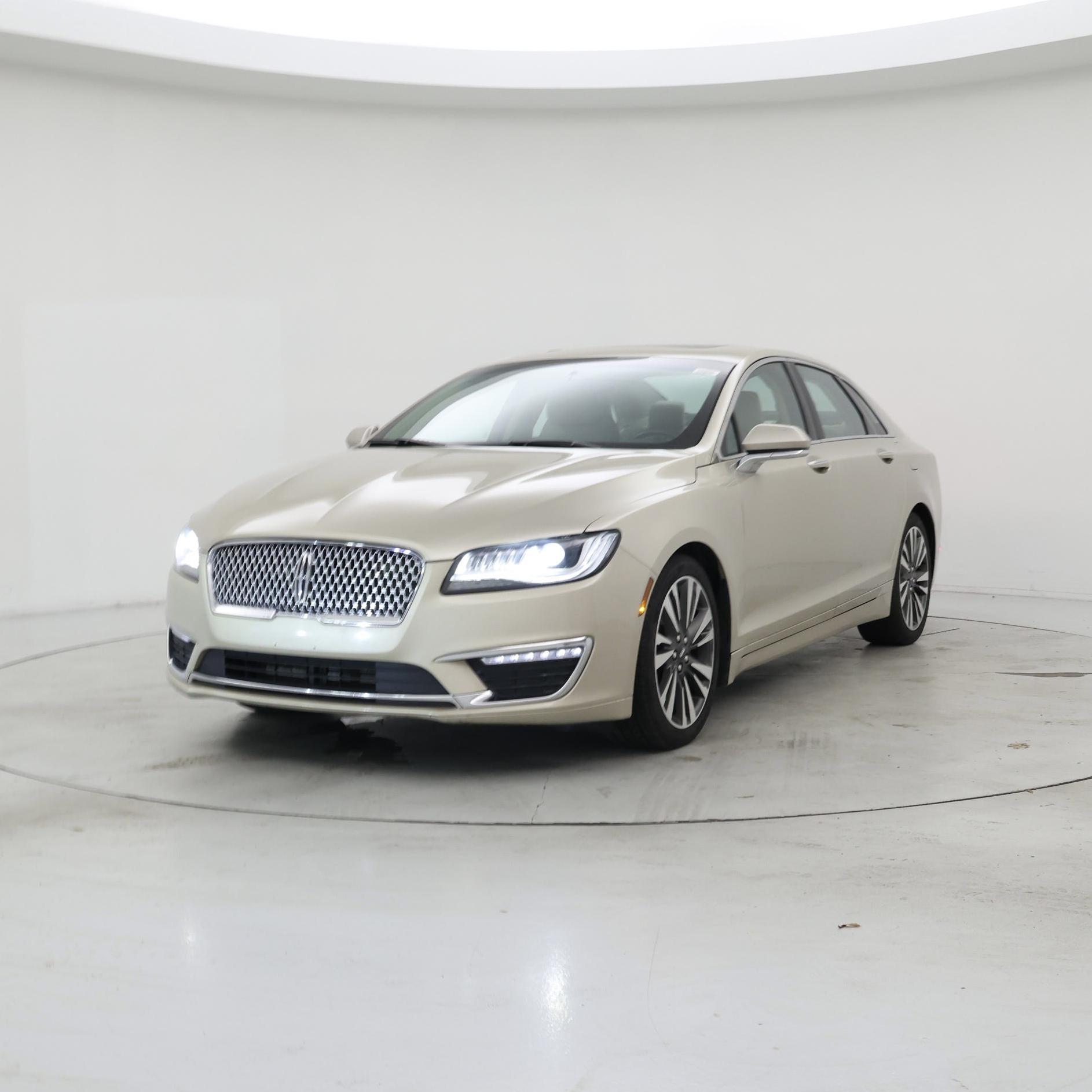 Thumbnail: 2017 Lincoln MKZ - 4
