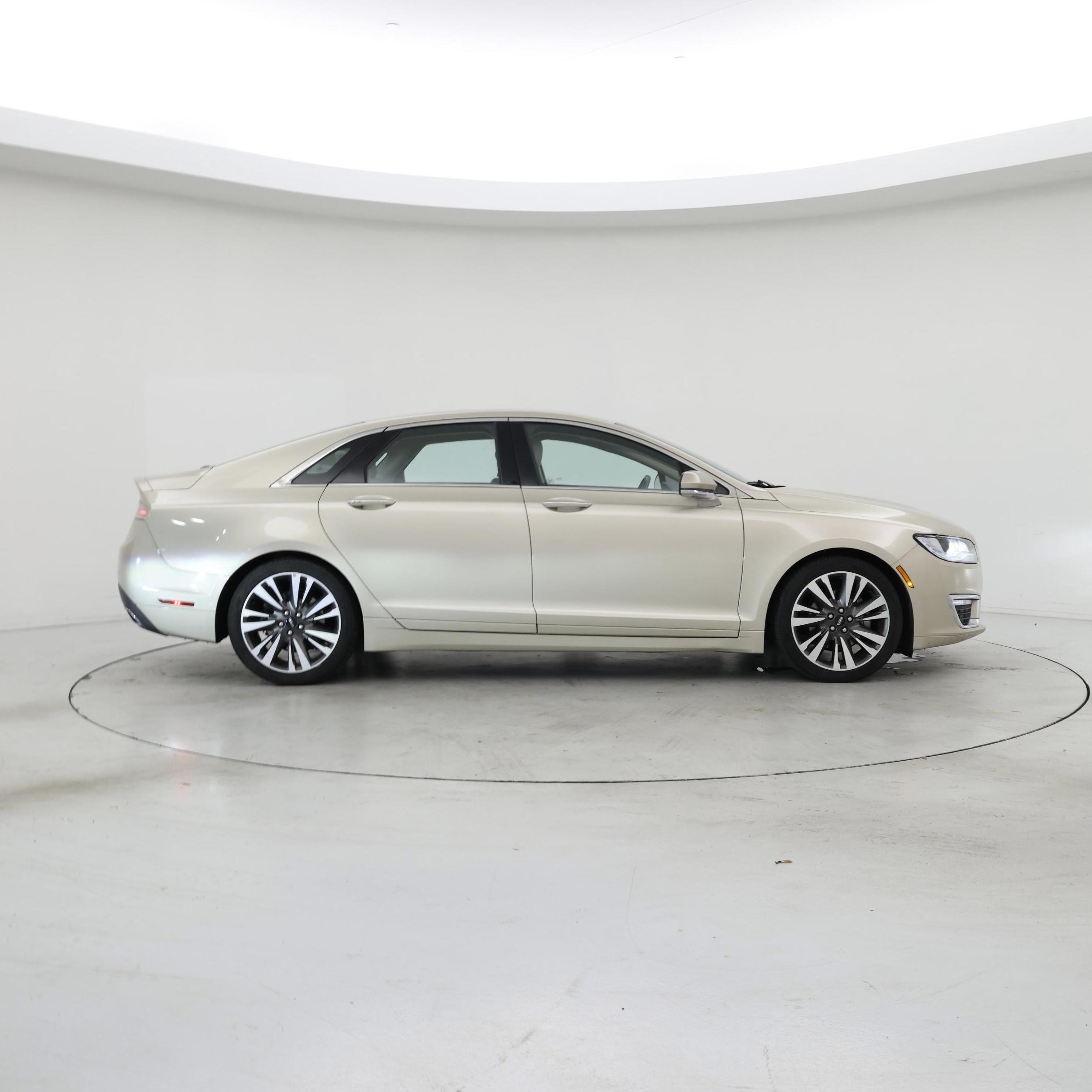 Thumbnail: 2017 Lincoln MKZ - 7