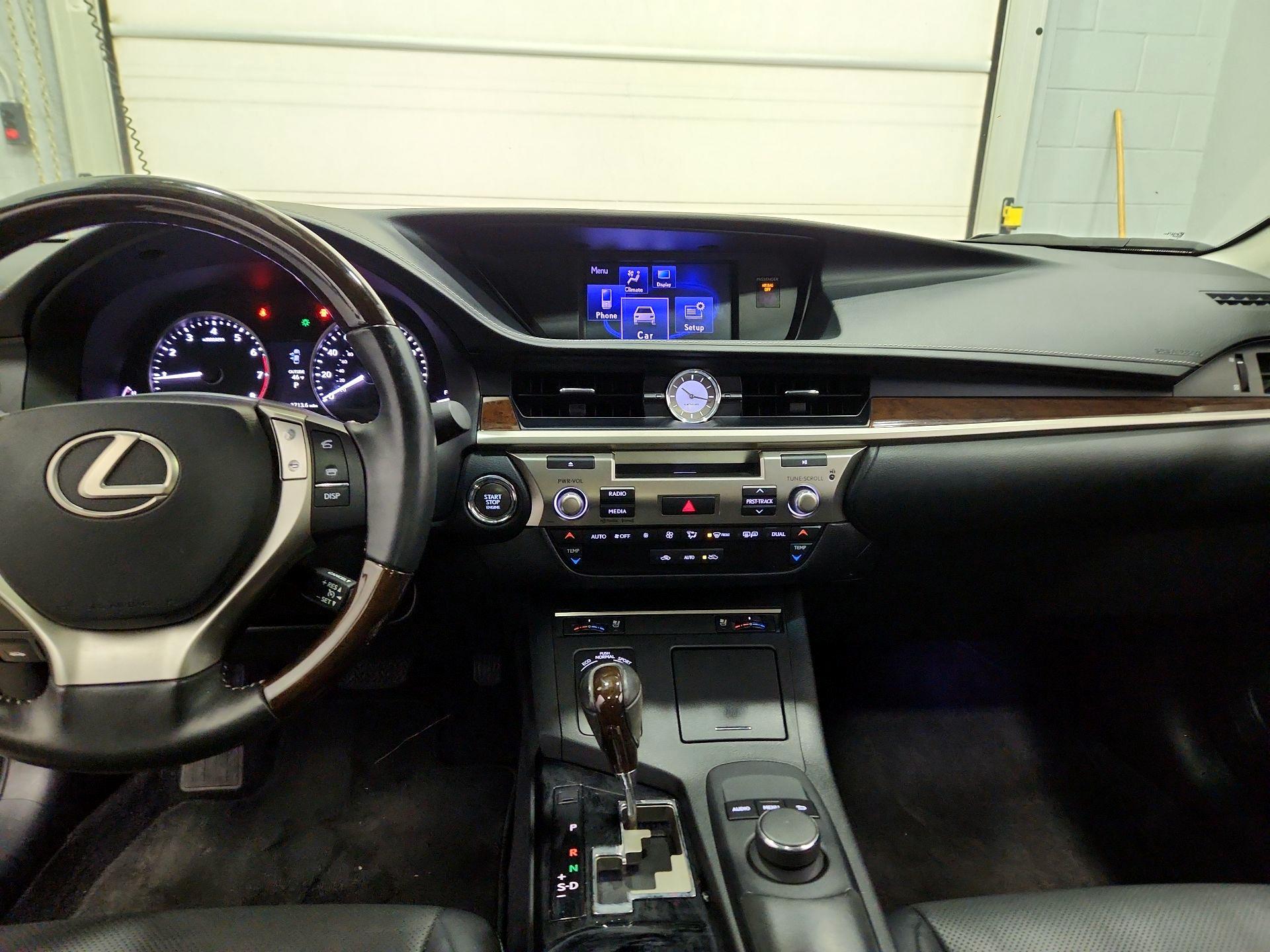 Thumbnail: 2014 Lexus ES - 9