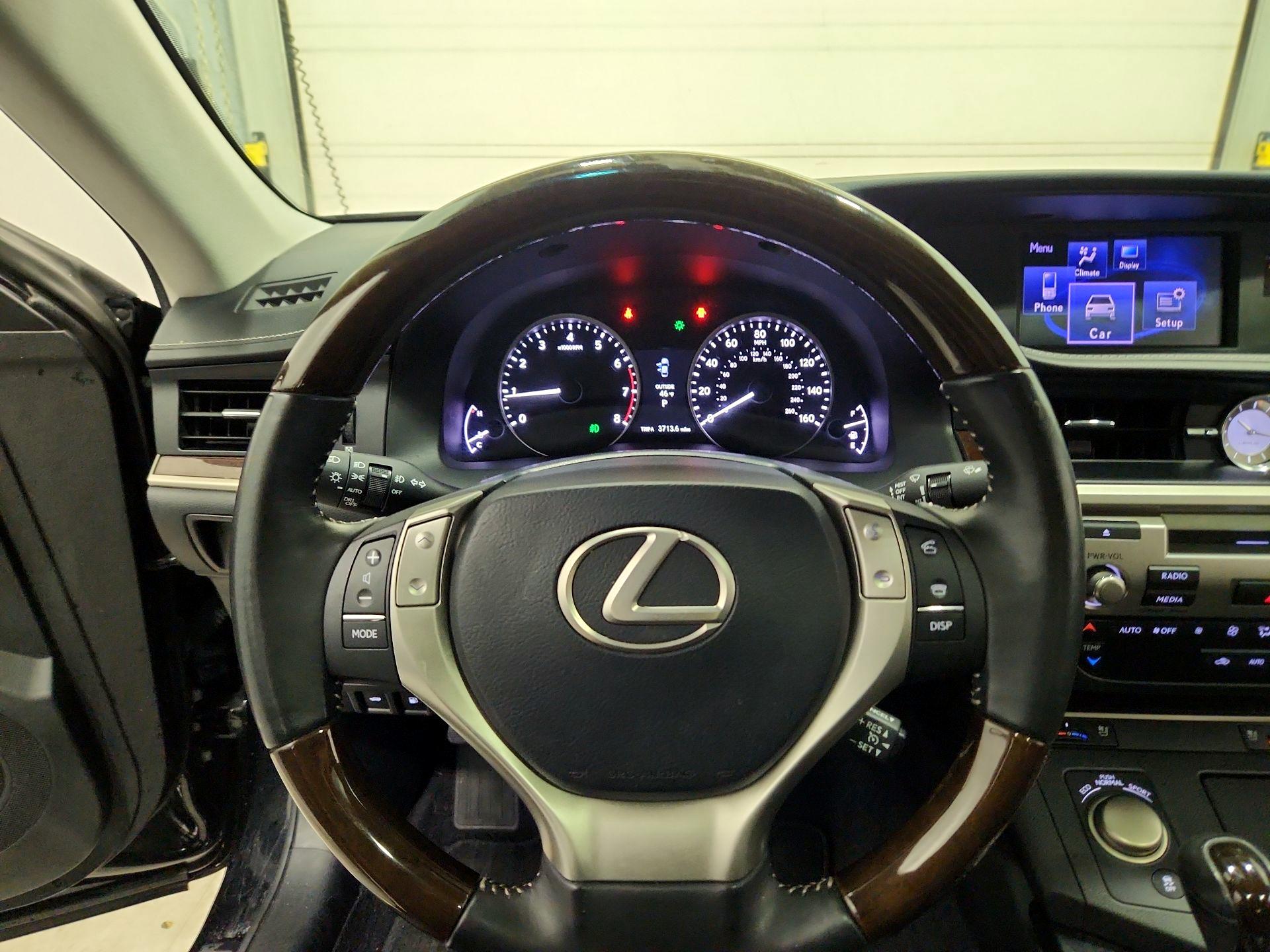 Thumbnail: 2014 Lexus ES - 10