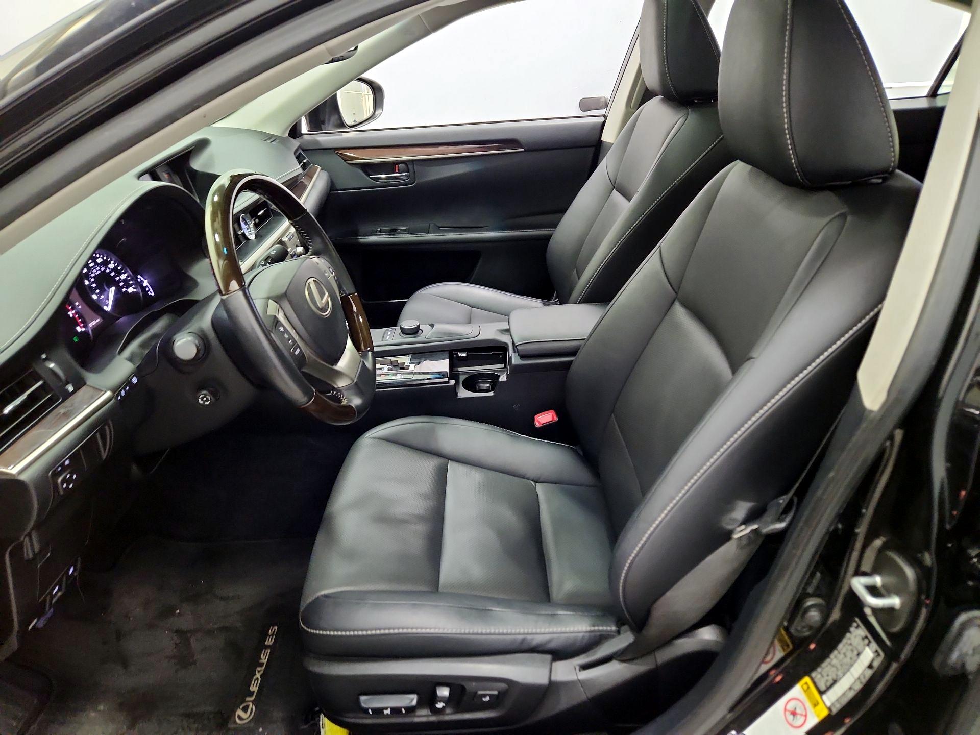 Thumbnail: 2014 Lexus ES - 11