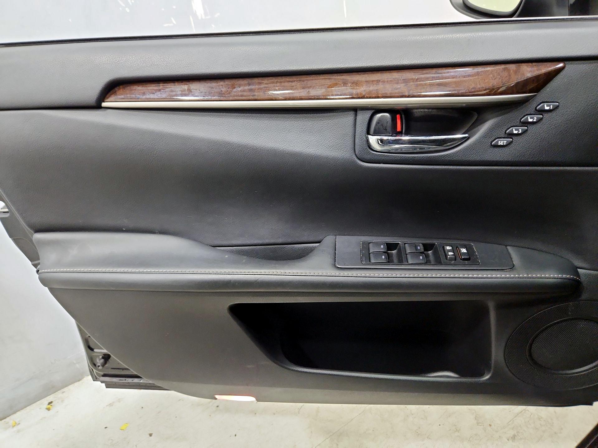 Thumbnail: 2014 Lexus ES - 12