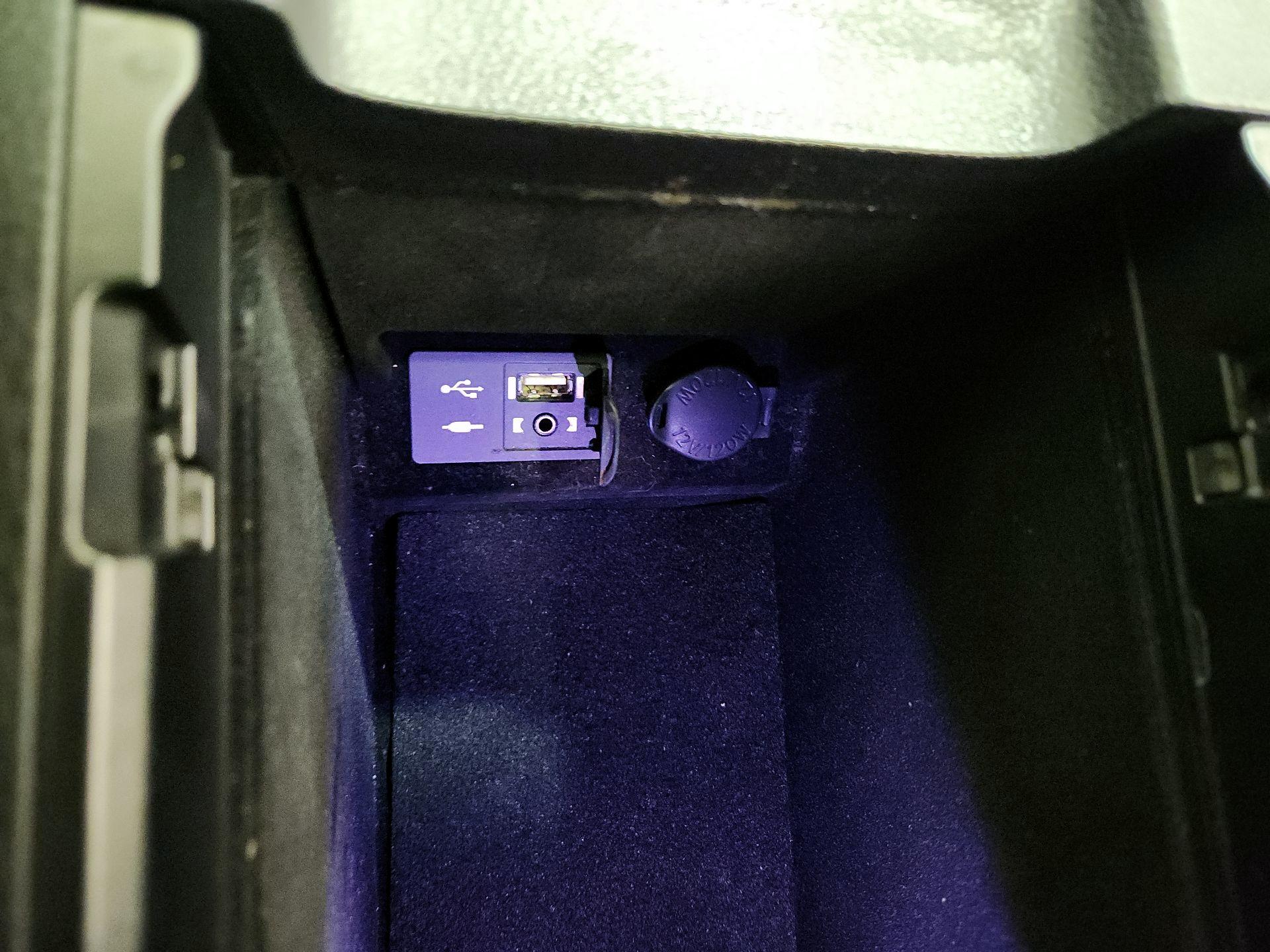 Thumbnail: 2014 Lexus ES - 18