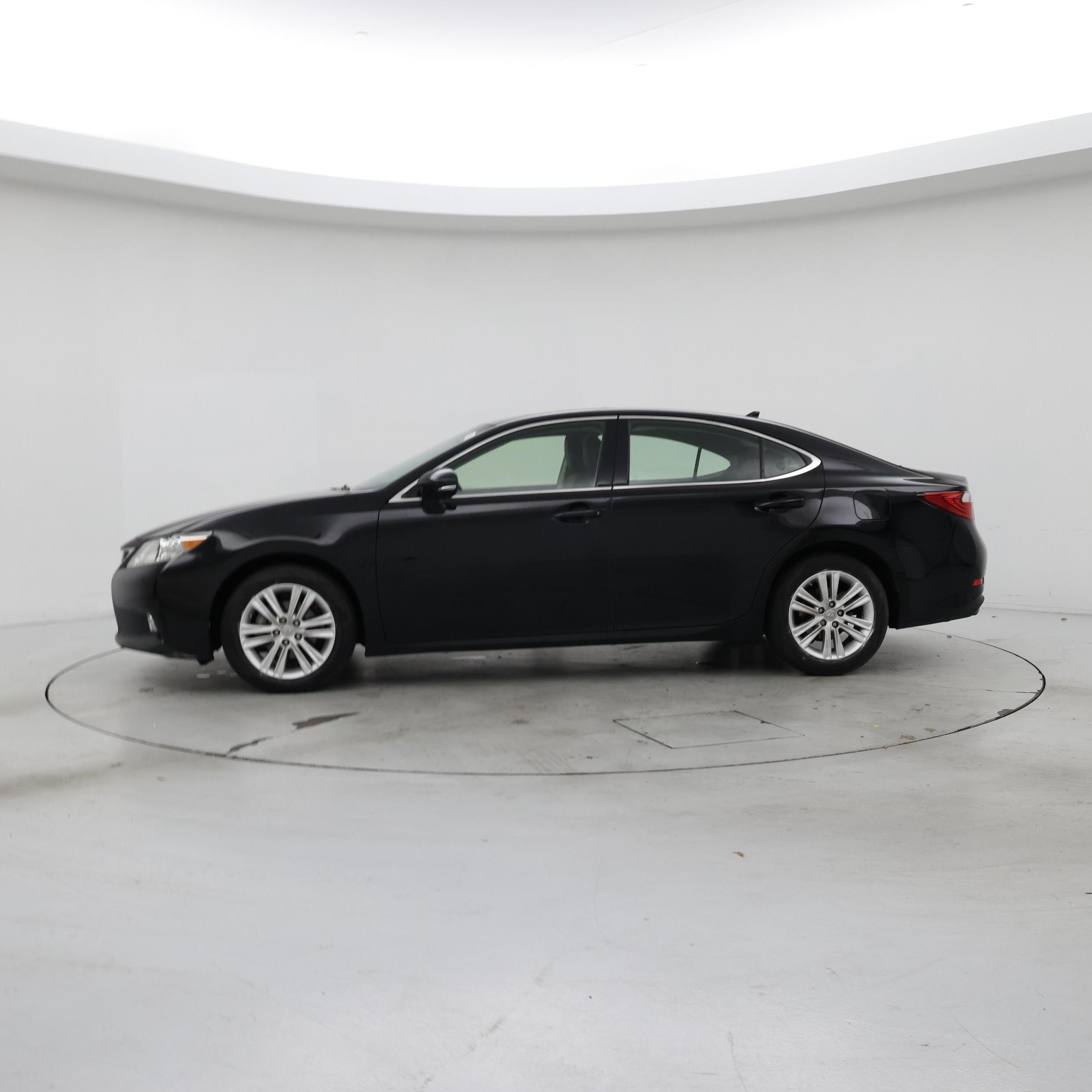 Thumbnail: 2014 Lexus ES - 3