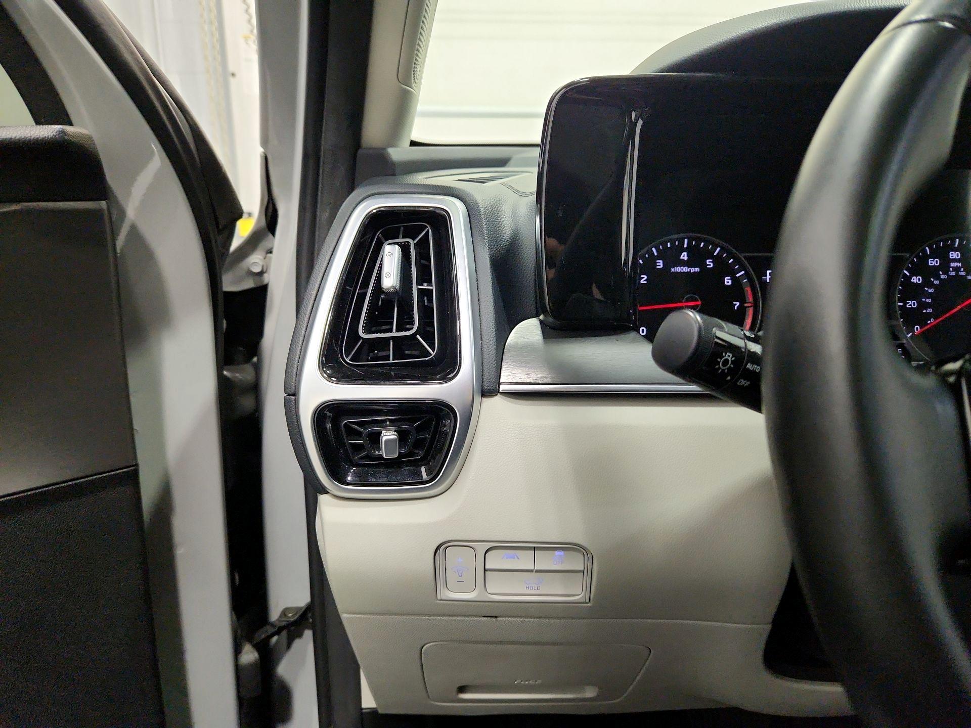 Thumbnail: 2022 Kia Sorento - 13