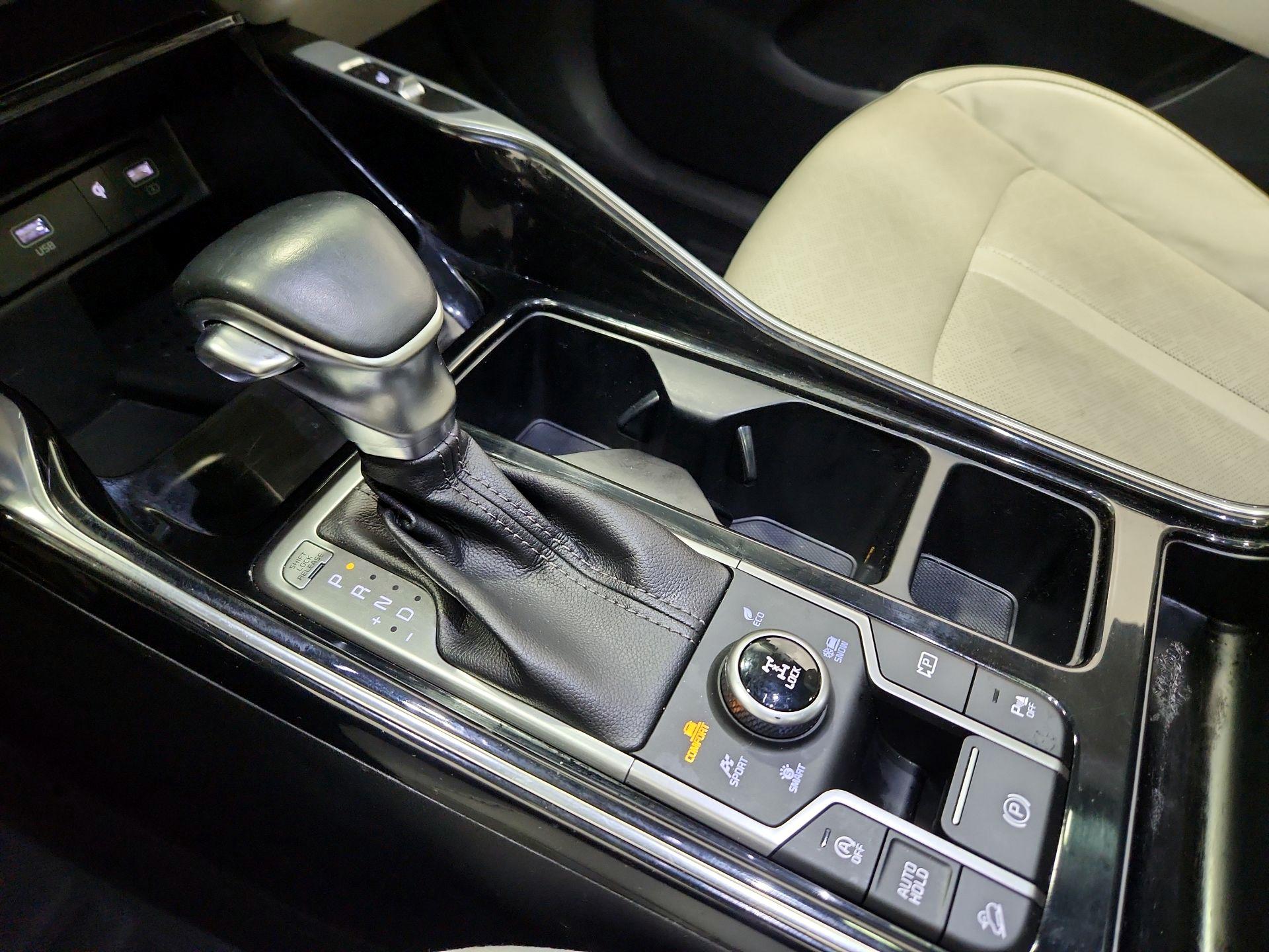 Thumbnail: 2022 Kia Sorento - 18