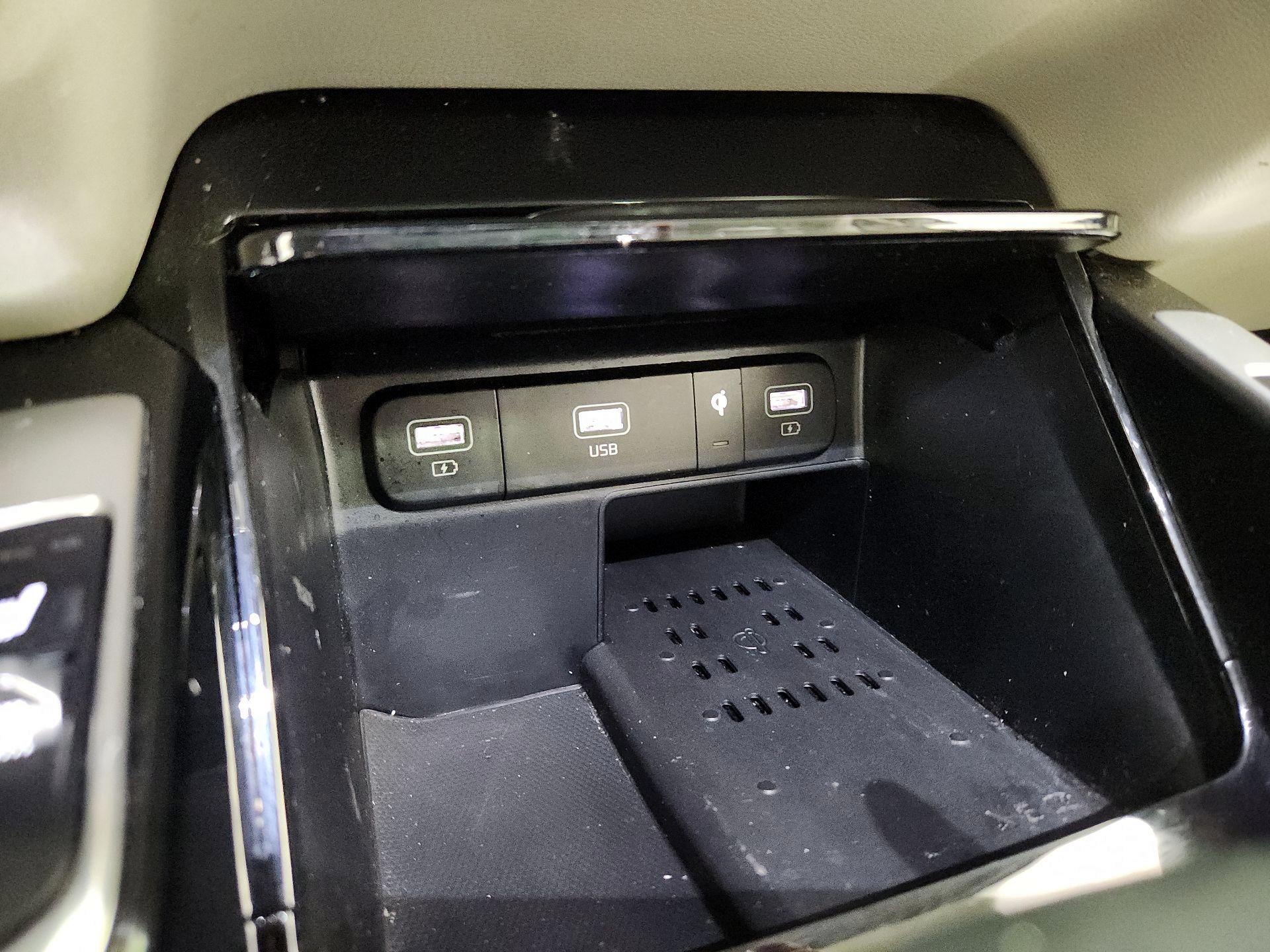 Thumbnail: 2022 Kia Sorento - 19