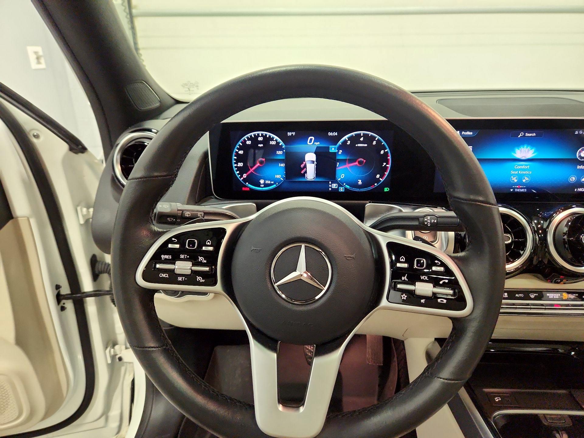 Thumbnail: 2021 Mercedes-Benz GLB - 10