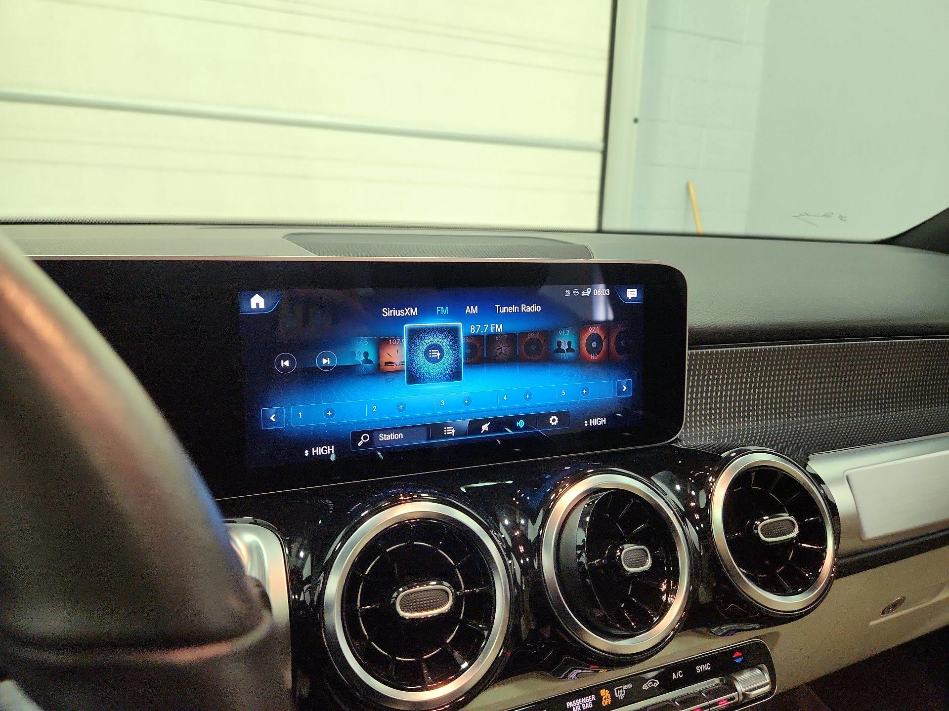 Thumbnail: 2021 Mercedes-Benz GLB - 15