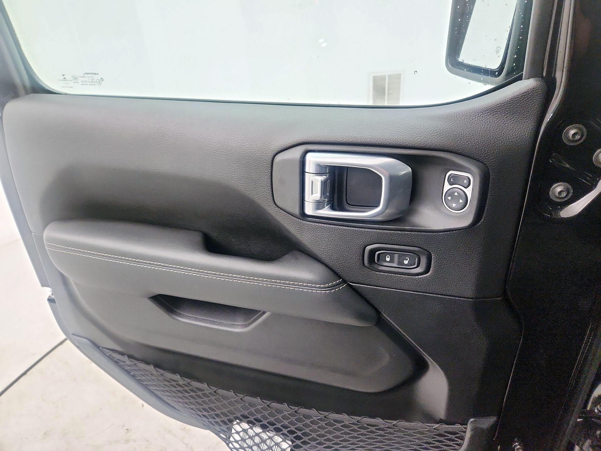 Thumbnail: 2021 Jeep Wrangler - 10