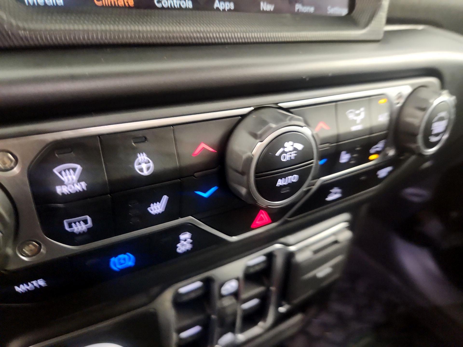 Thumbnail: 2021 Jeep Wrangler - 14