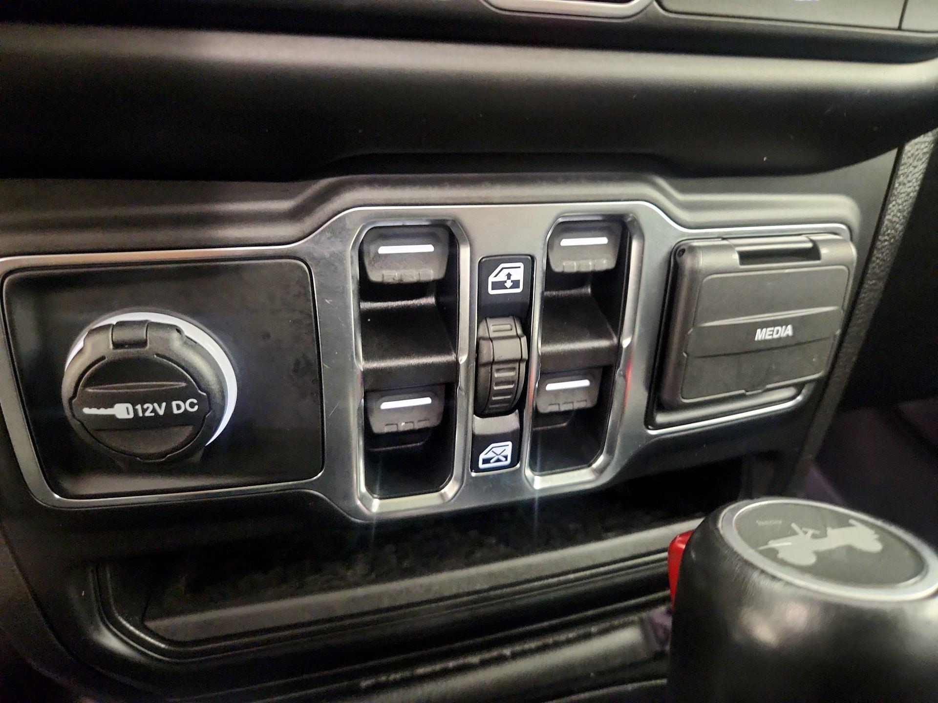 Thumbnail: 2021 Jeep Wrangler - 16