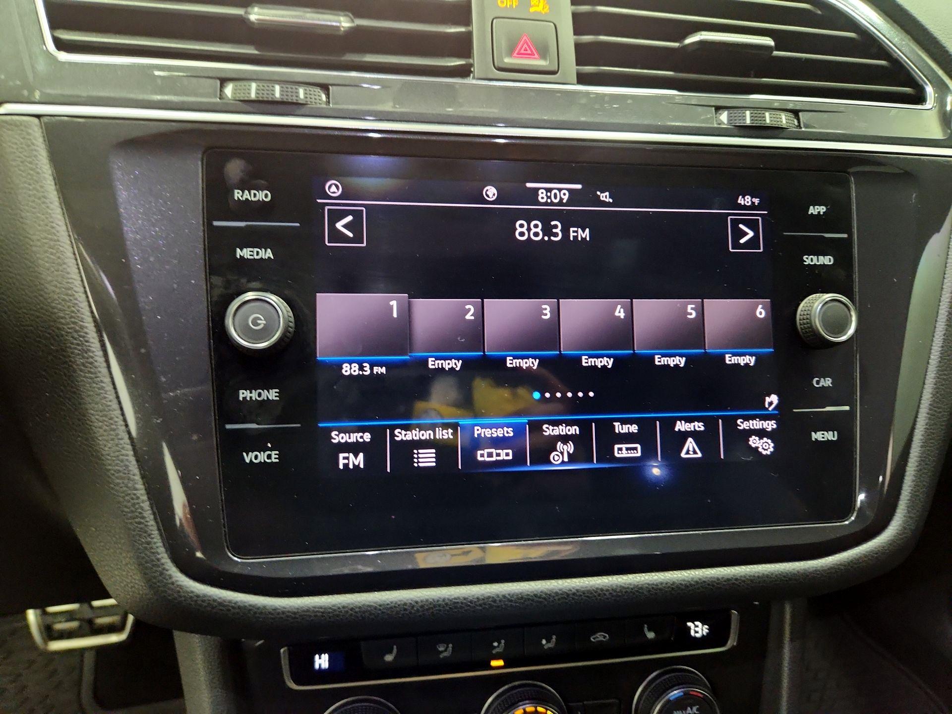 Thumbnail: 2021 Volkswagen Tiguan - 15