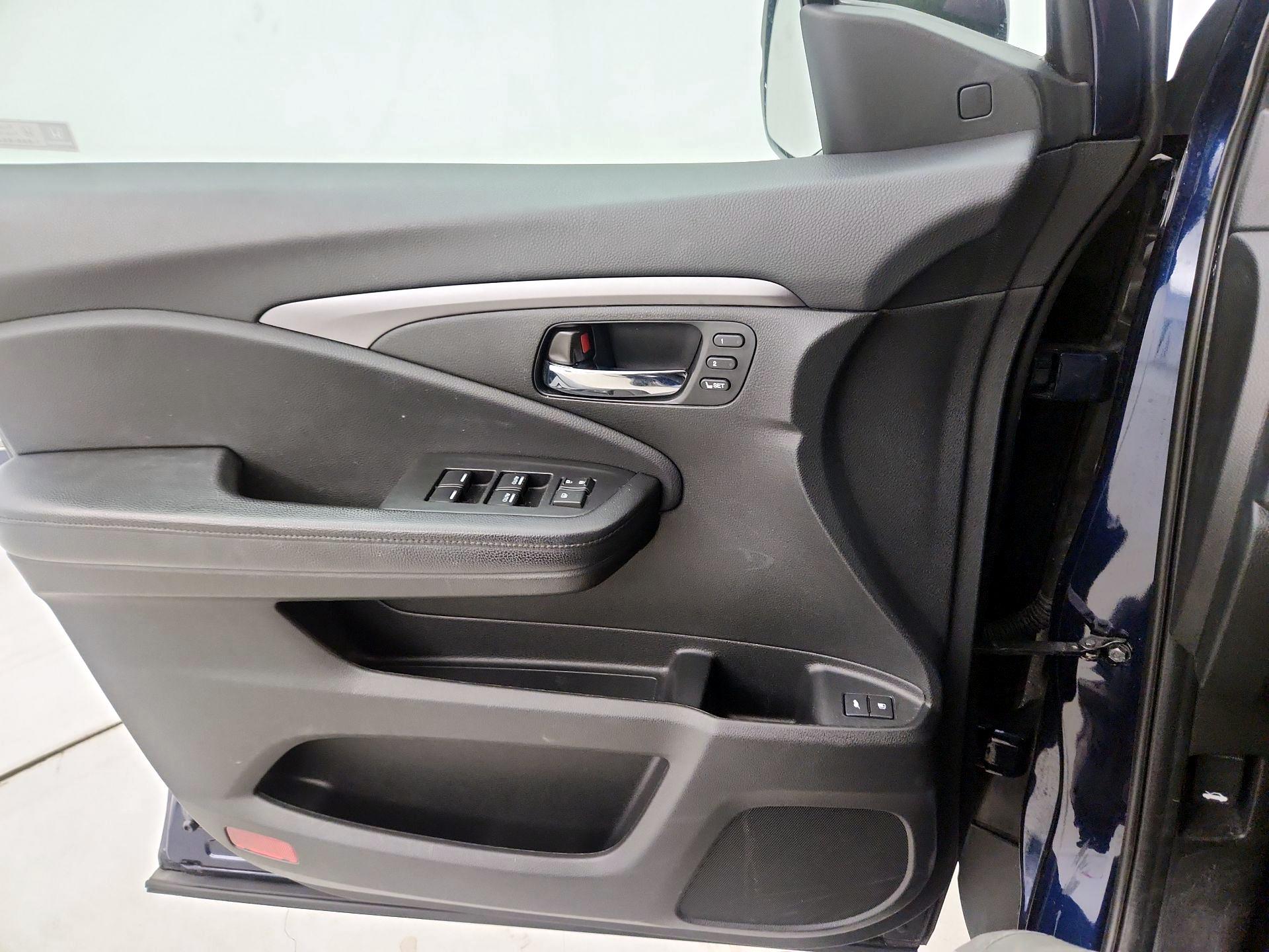 Thumbnail: 2020 Honda Passport - 12