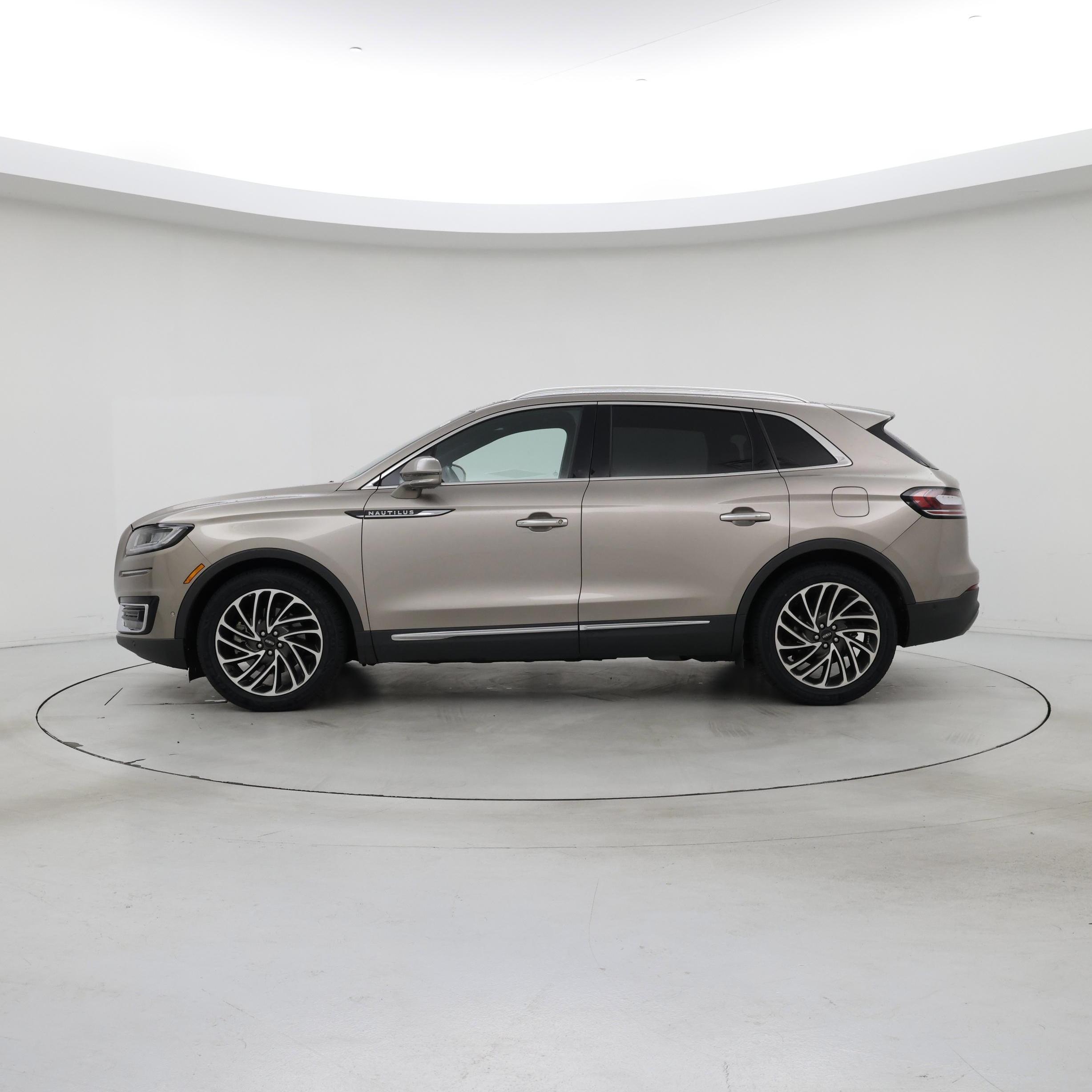 Thumbnail: 2019 Lincoln Nautilus - 3