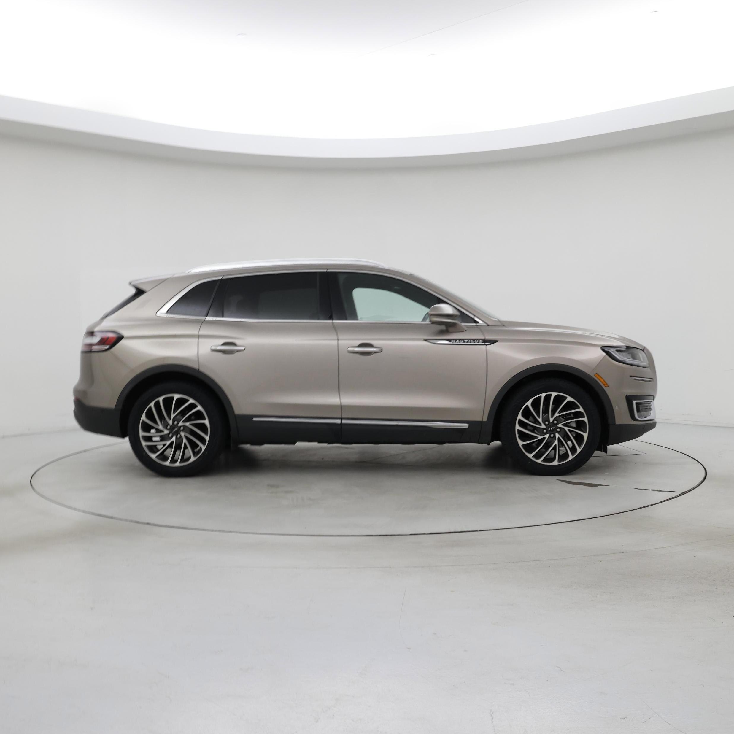 Thumbnail: 2019 Lincoln Nautilus - 7