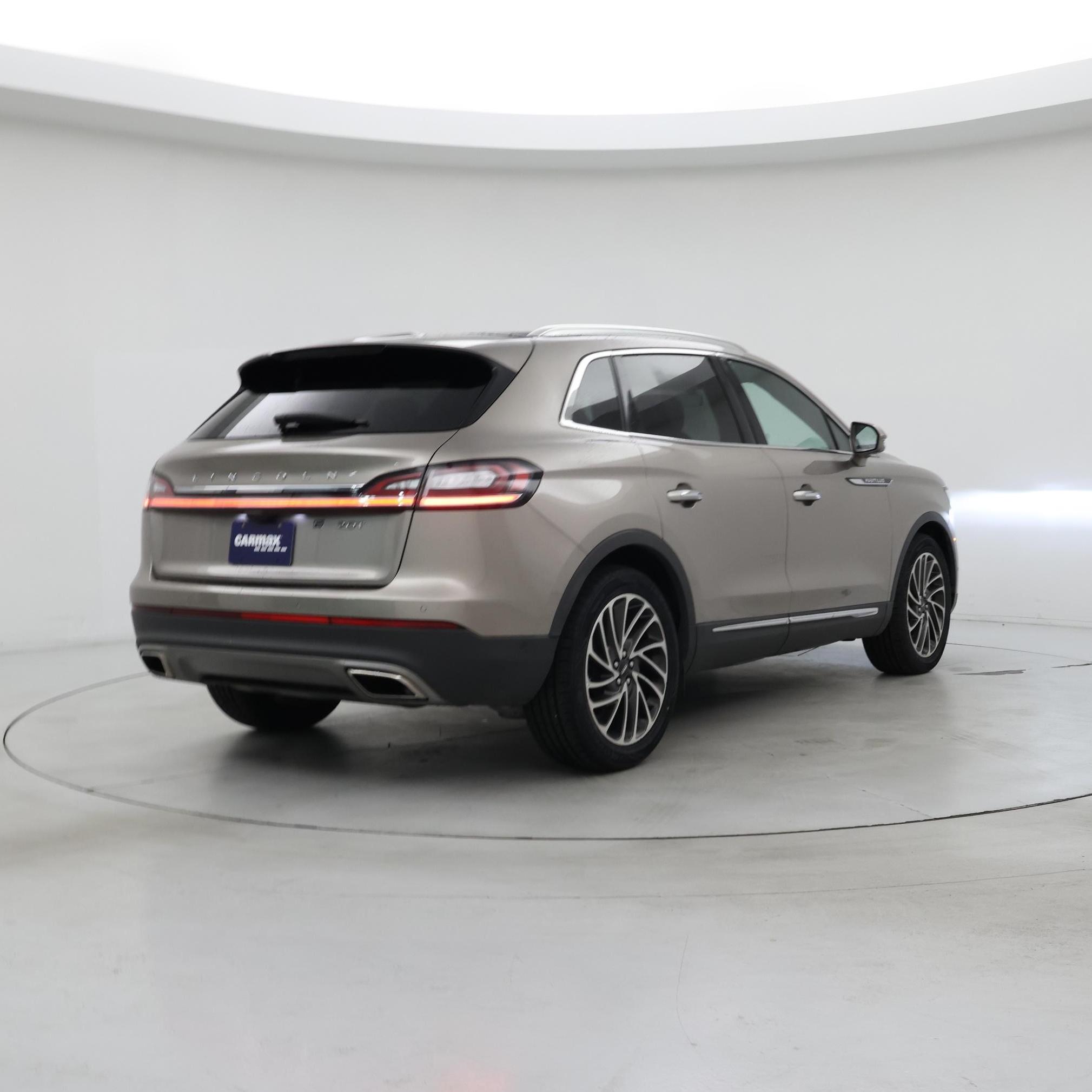 Thumbnail: 2019 Lincoln Nautilus - 8