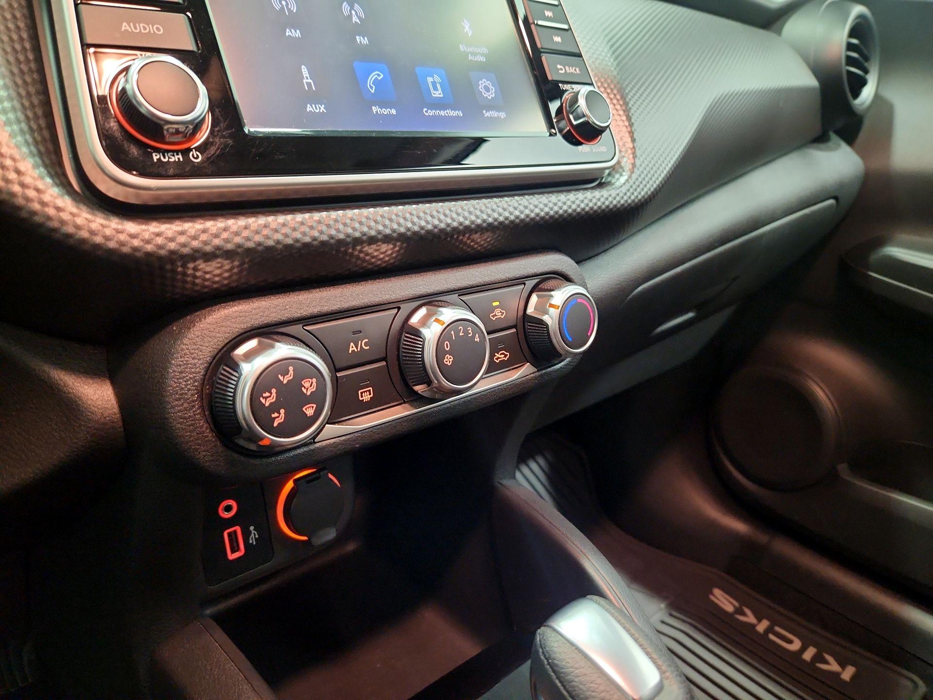 Thumbnail: 2020 Nissan Kicks - 16