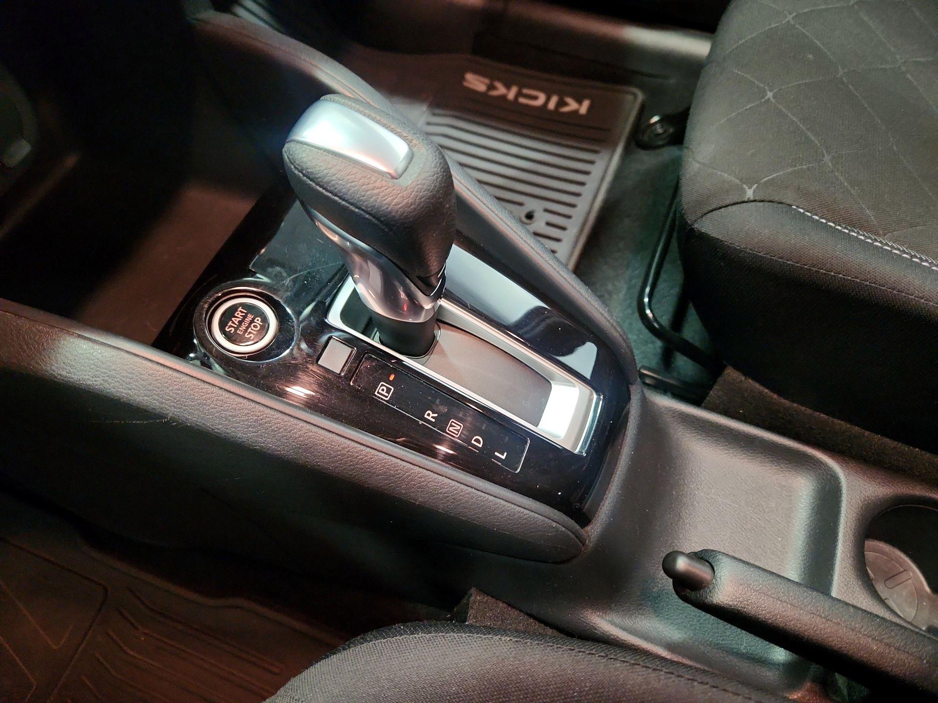 Thumbnail: 2020 Nissan Kicks - 17