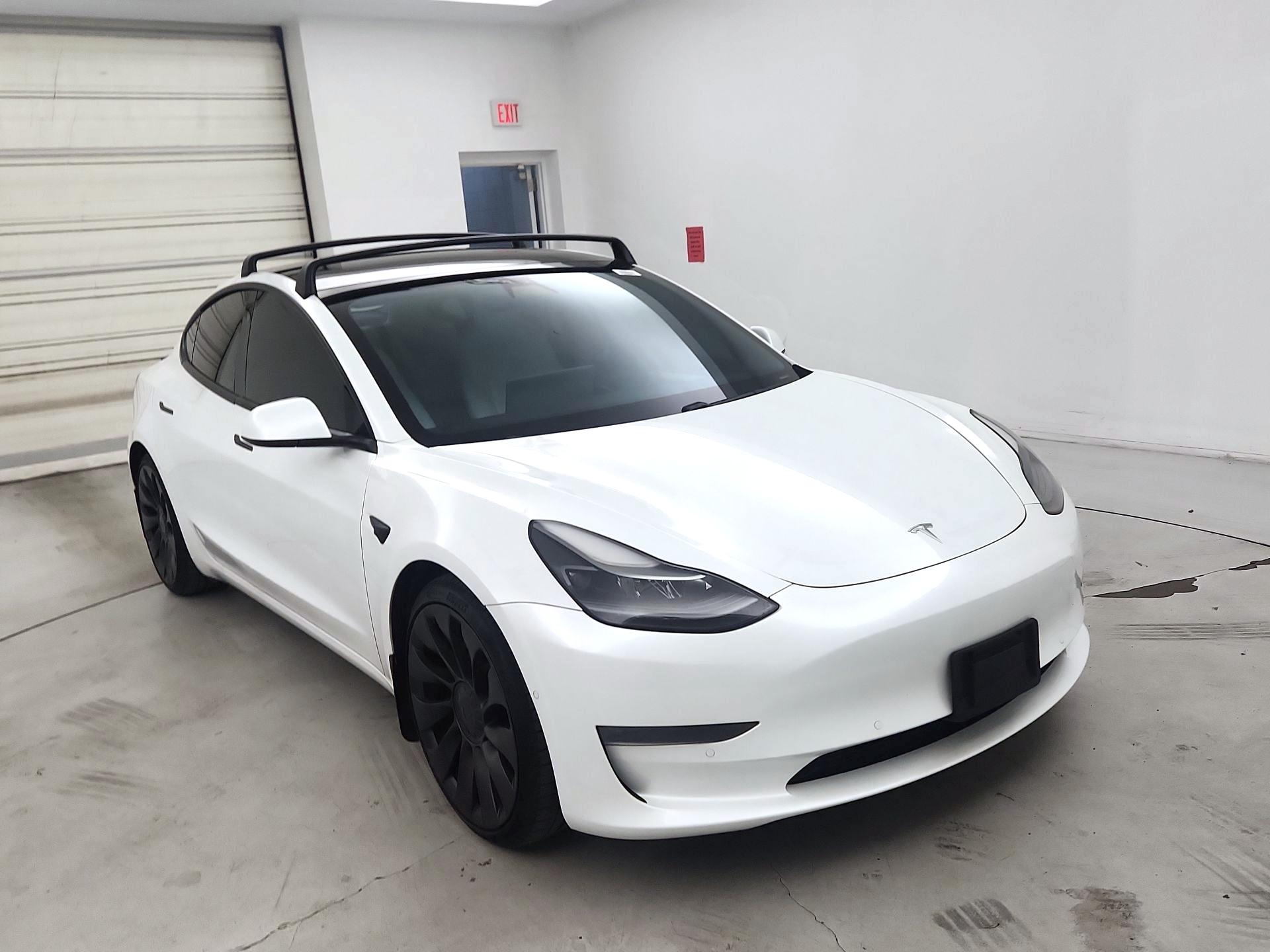 Thumbnail: 2021 Tesla Model 3 - 1