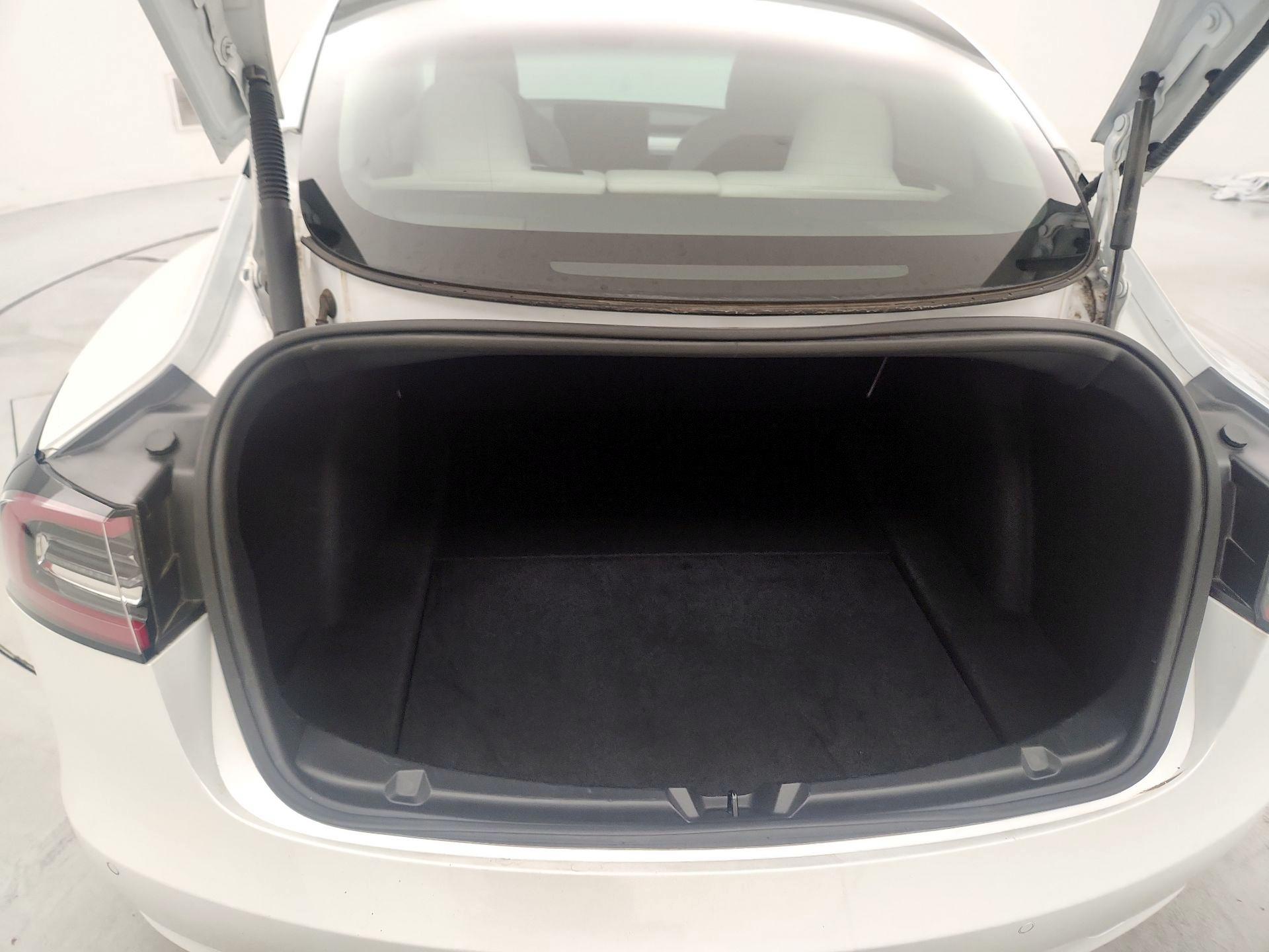 Thumbnail: 2021 Tesla Model 3 - 16