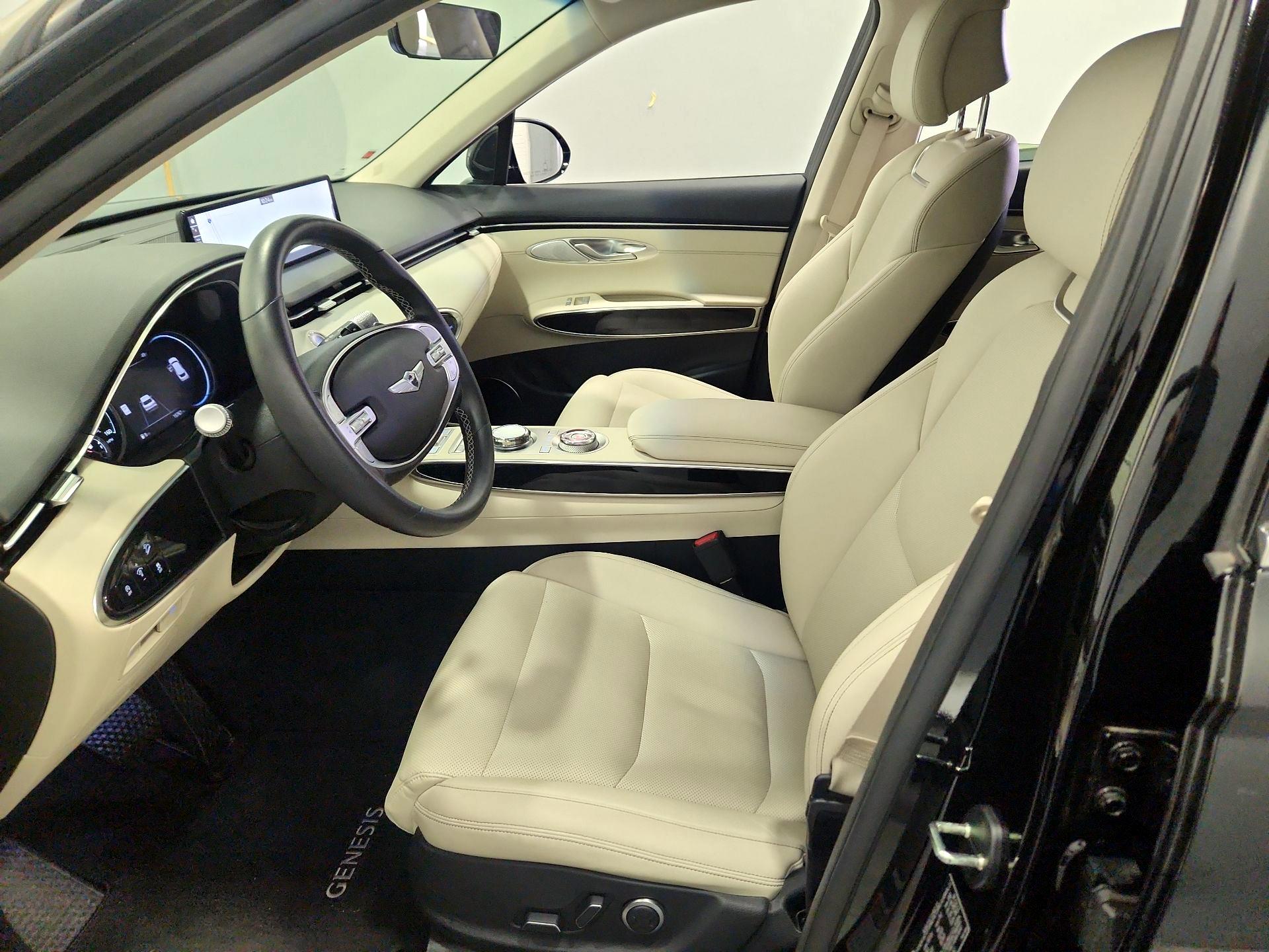 Thumbnail: 2025 Genesis GV70 - 11