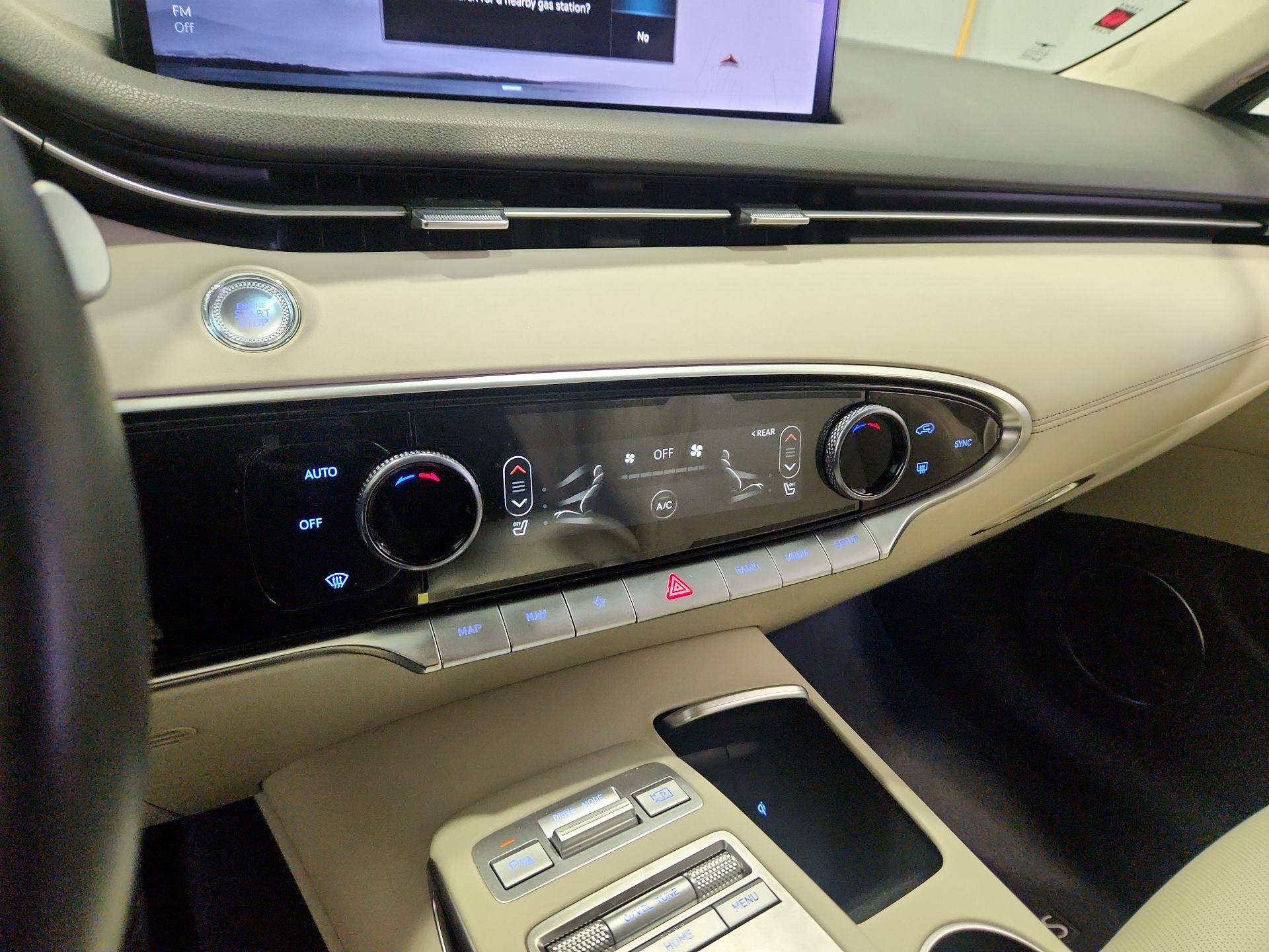 Thumbnail: 2025 Genesis GV70 - 17