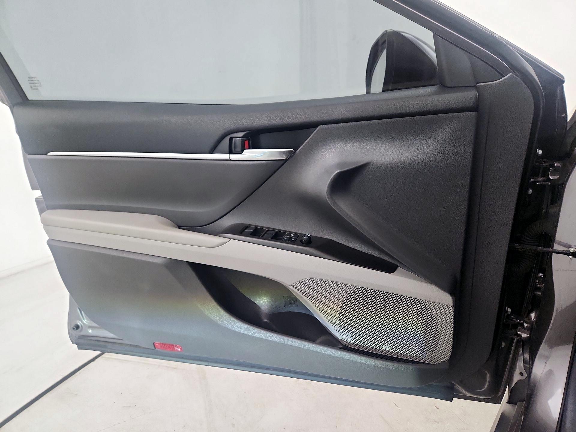 Thumbnail: 2023 Toyota Camry - 10