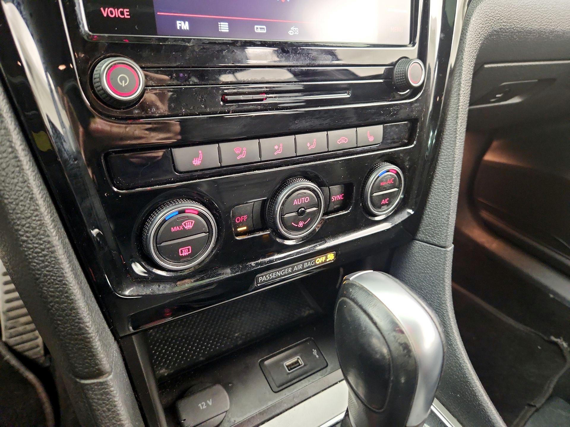 Thumbnail: 2021 Volkswagen Passat - 17