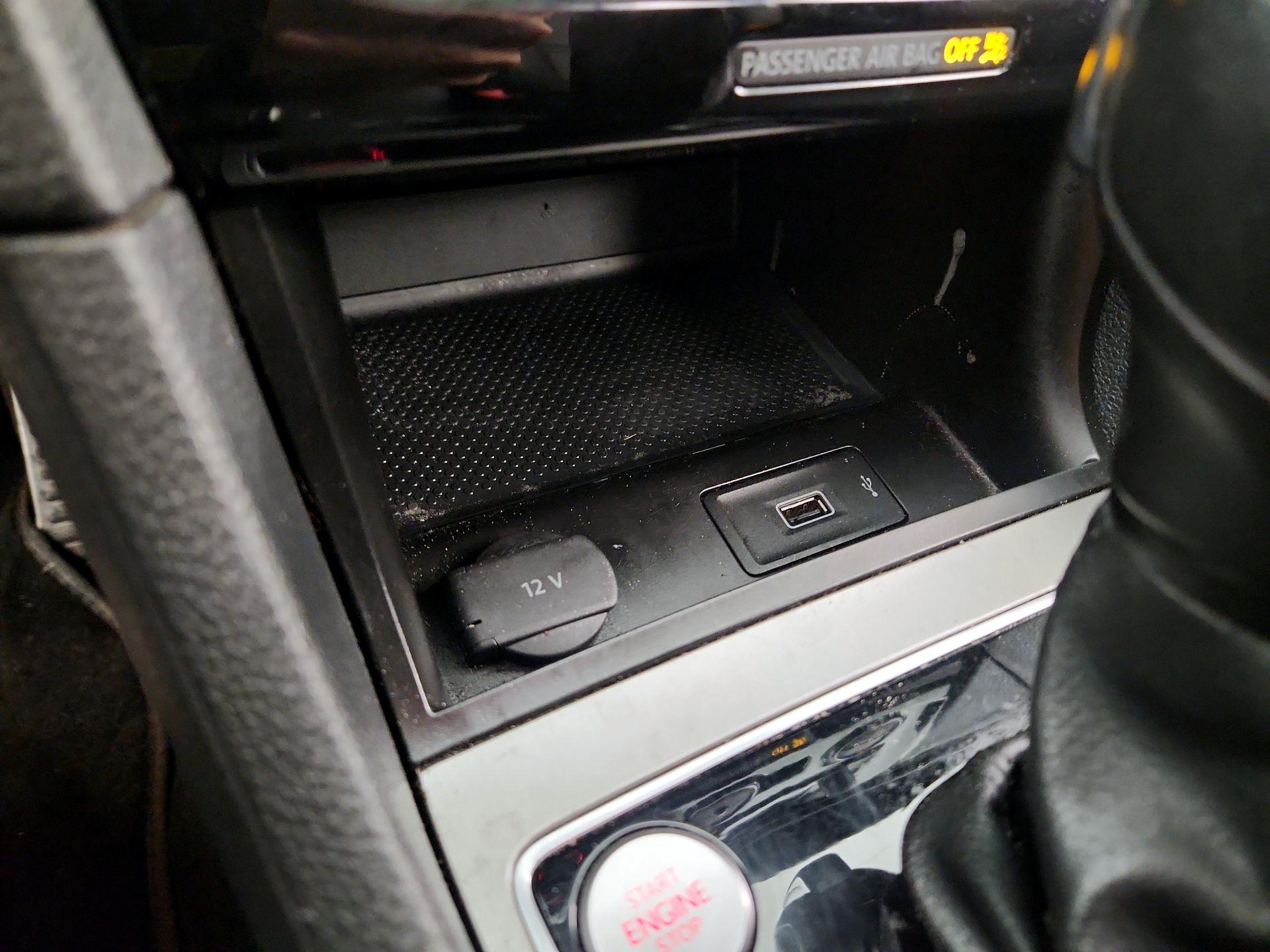 Thumbnail: 2021 Volkswagen Passat - 19