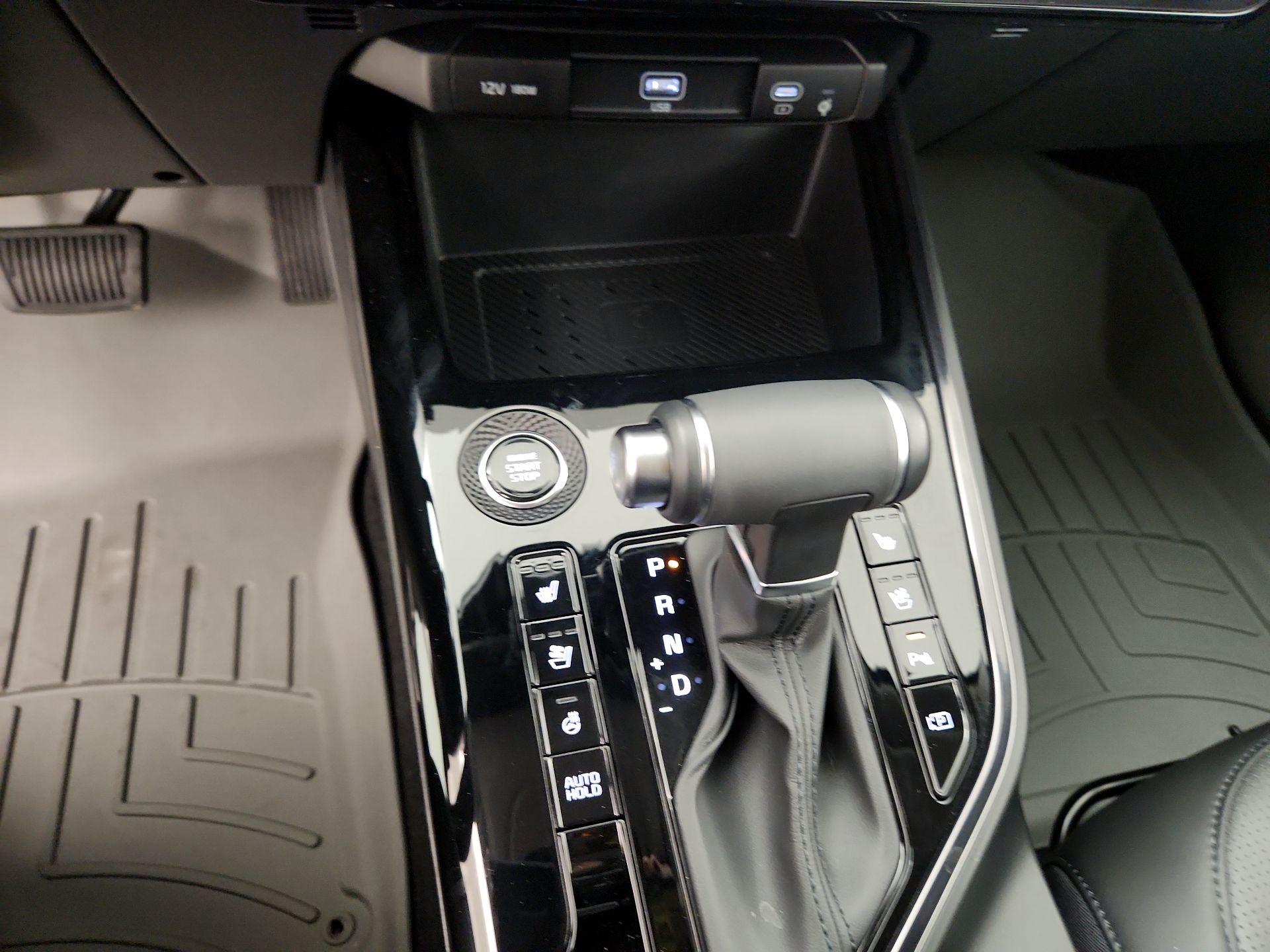 Thumbnail: 2025 Kia Niro - 15