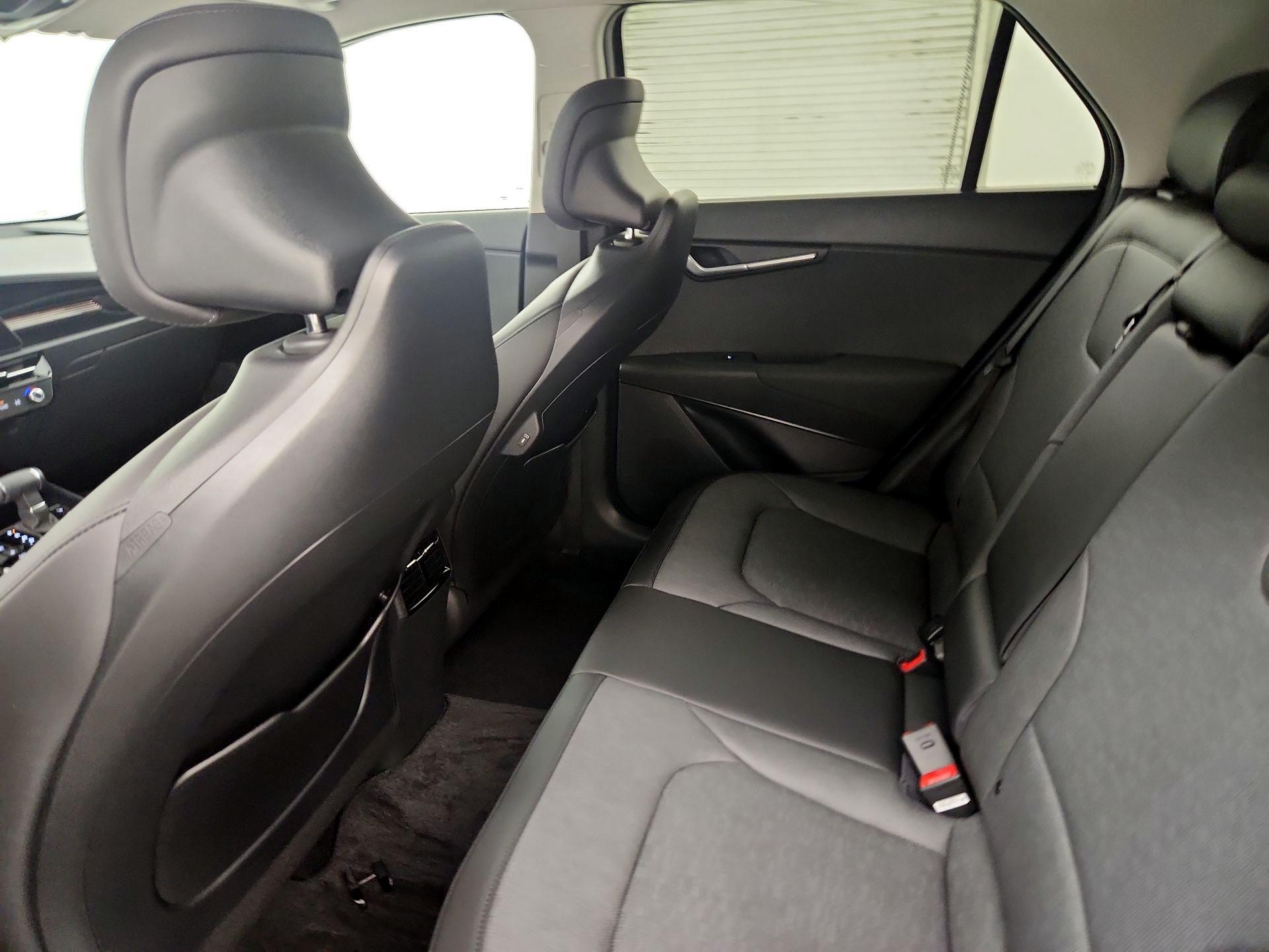 Thumbnail: 2025 Kia Niro - 18