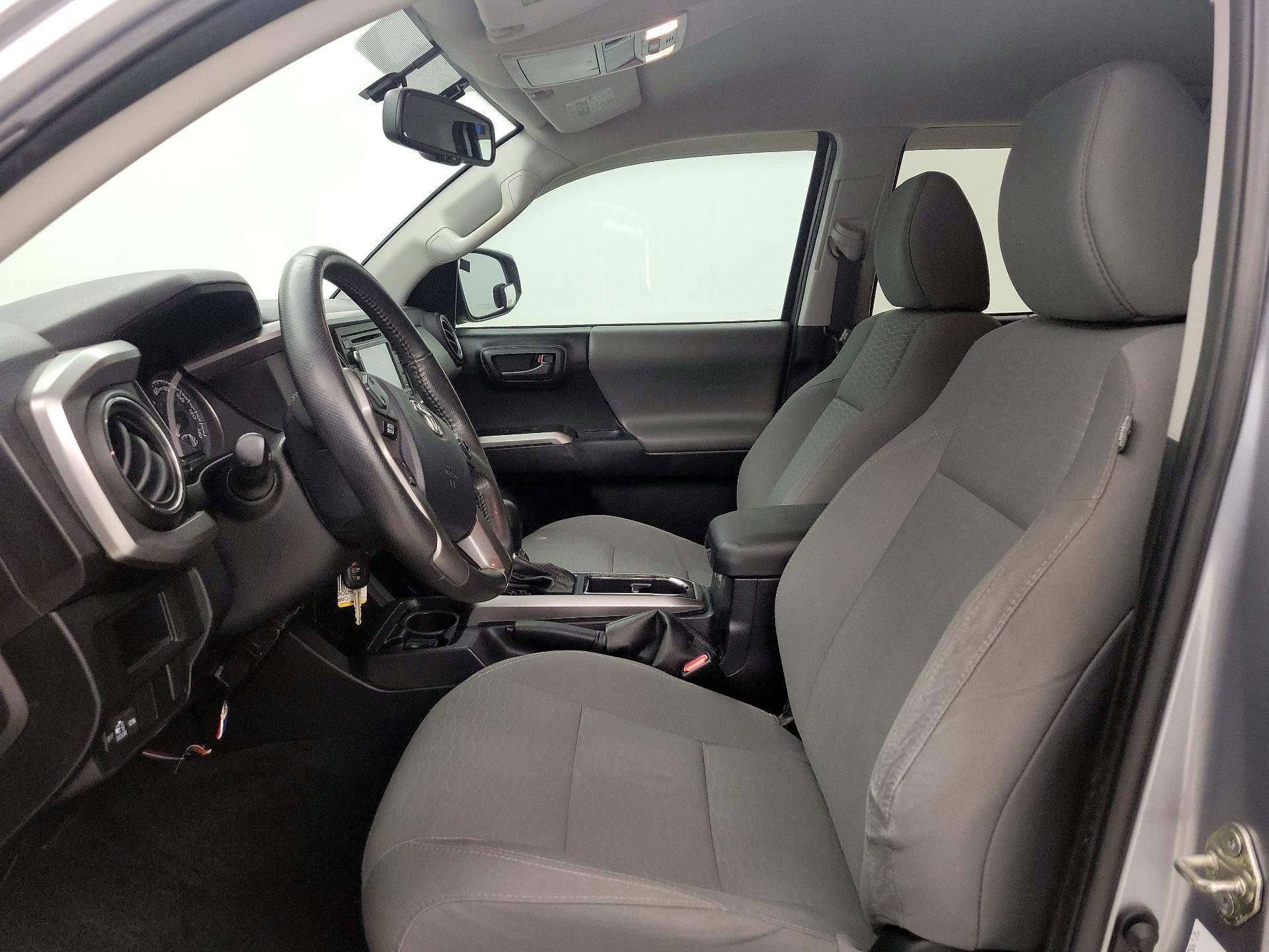 Thumbnail: 2017 Toyota Tacoma - 11