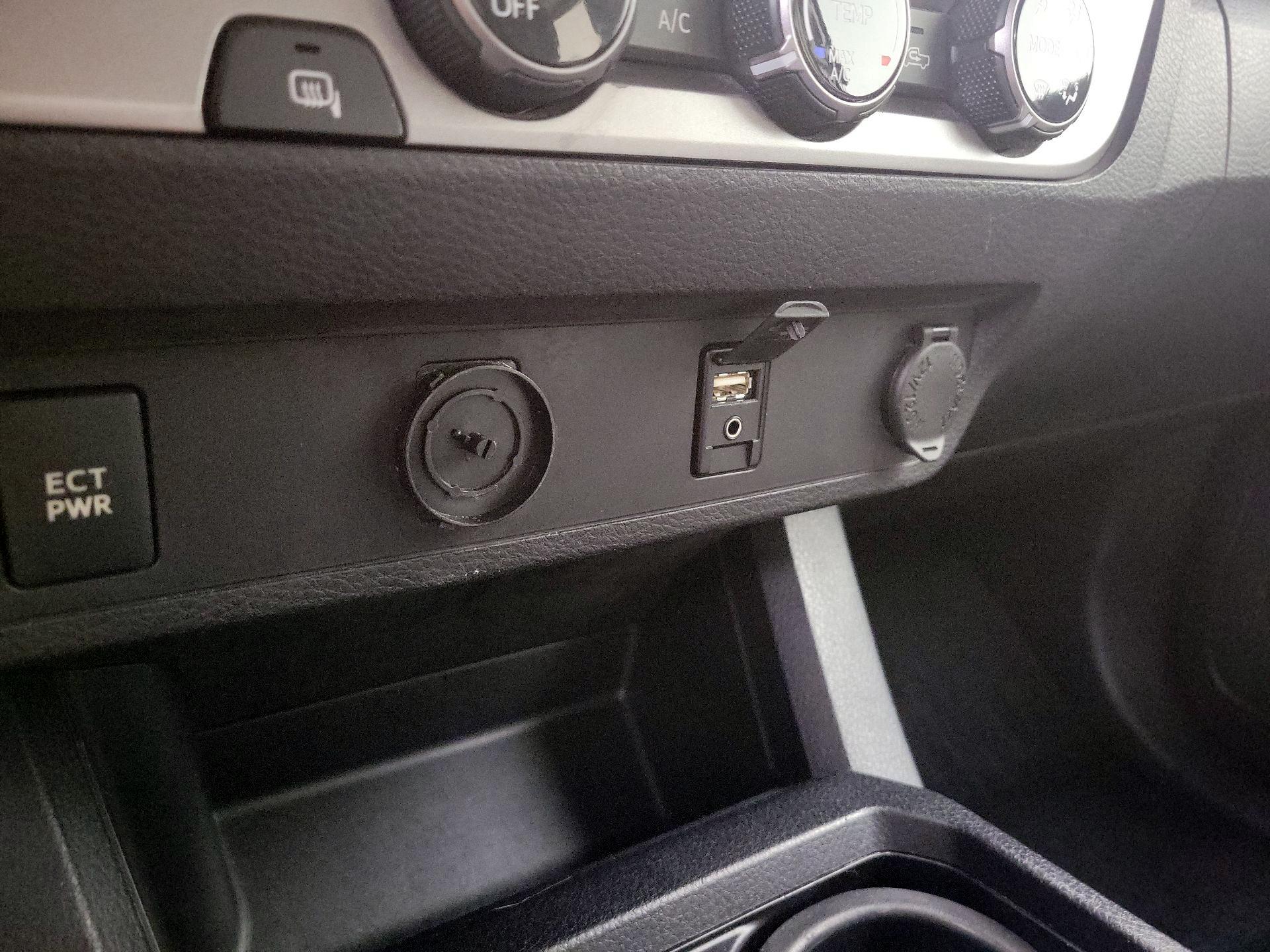 Thumbnail: 2017 Toyota Tacoma - 18