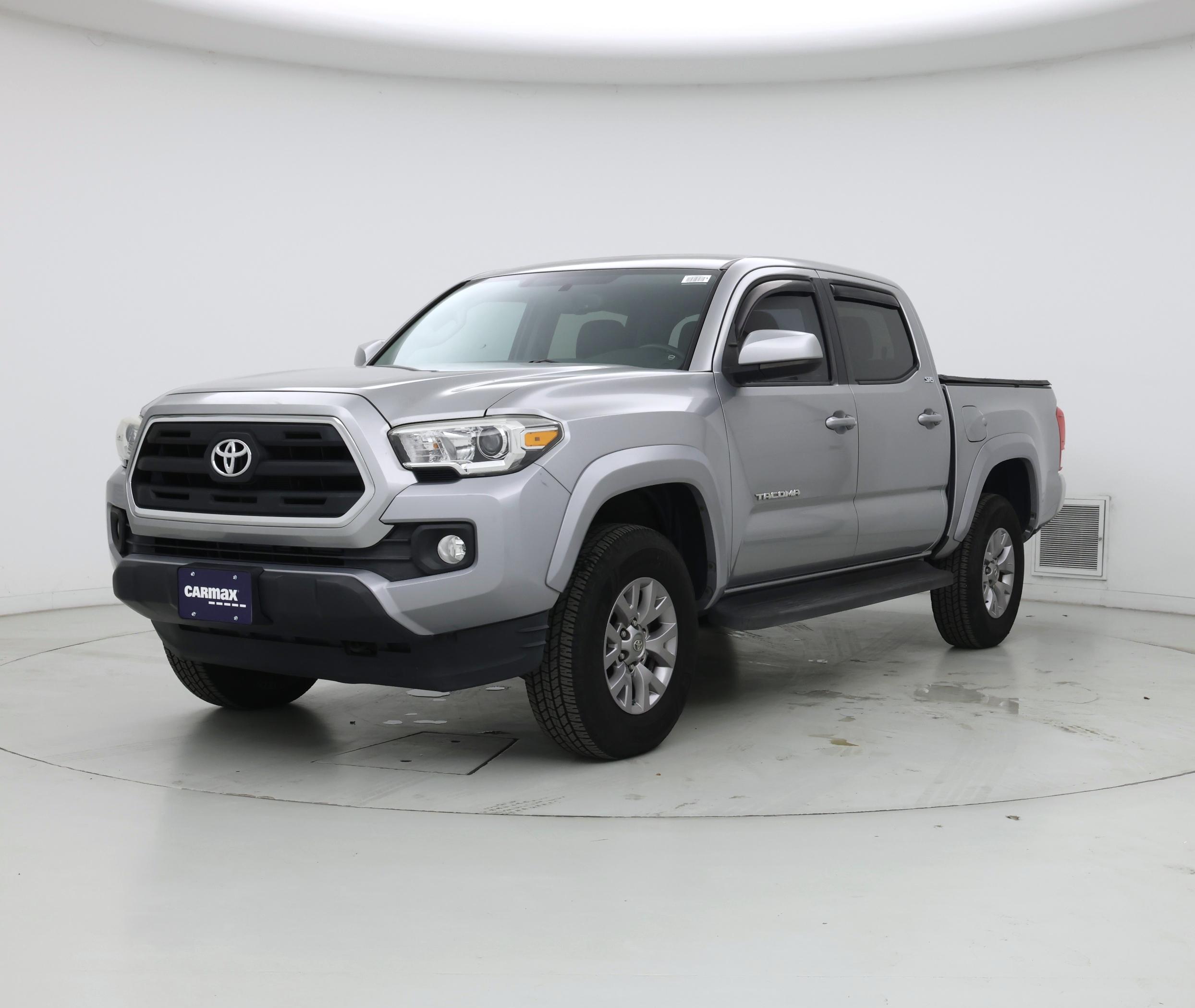 Thumbnail: 2017 Toyota Tacoma - 4