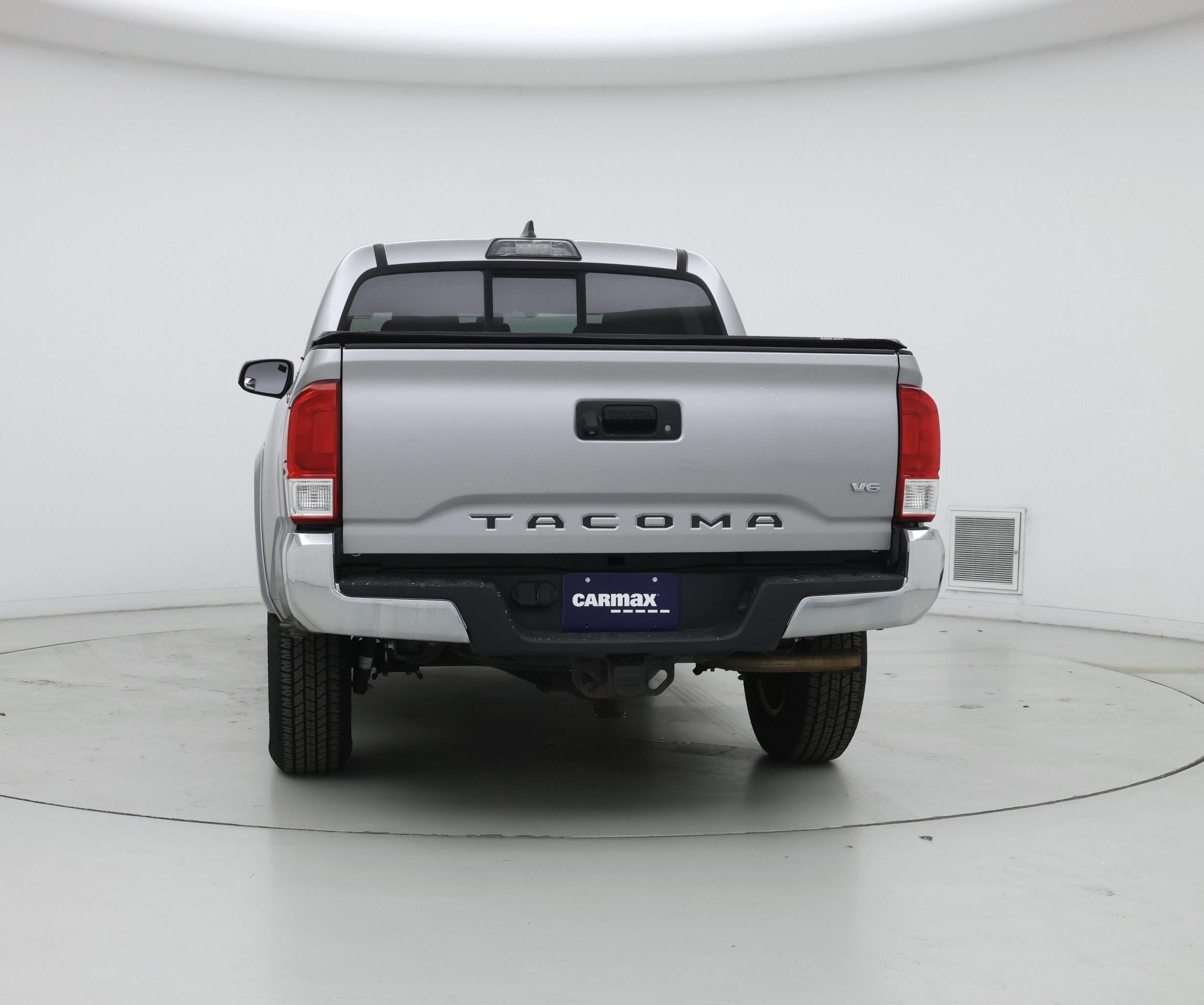 Thumbnail: 2017 Toyota Tacoma - 6